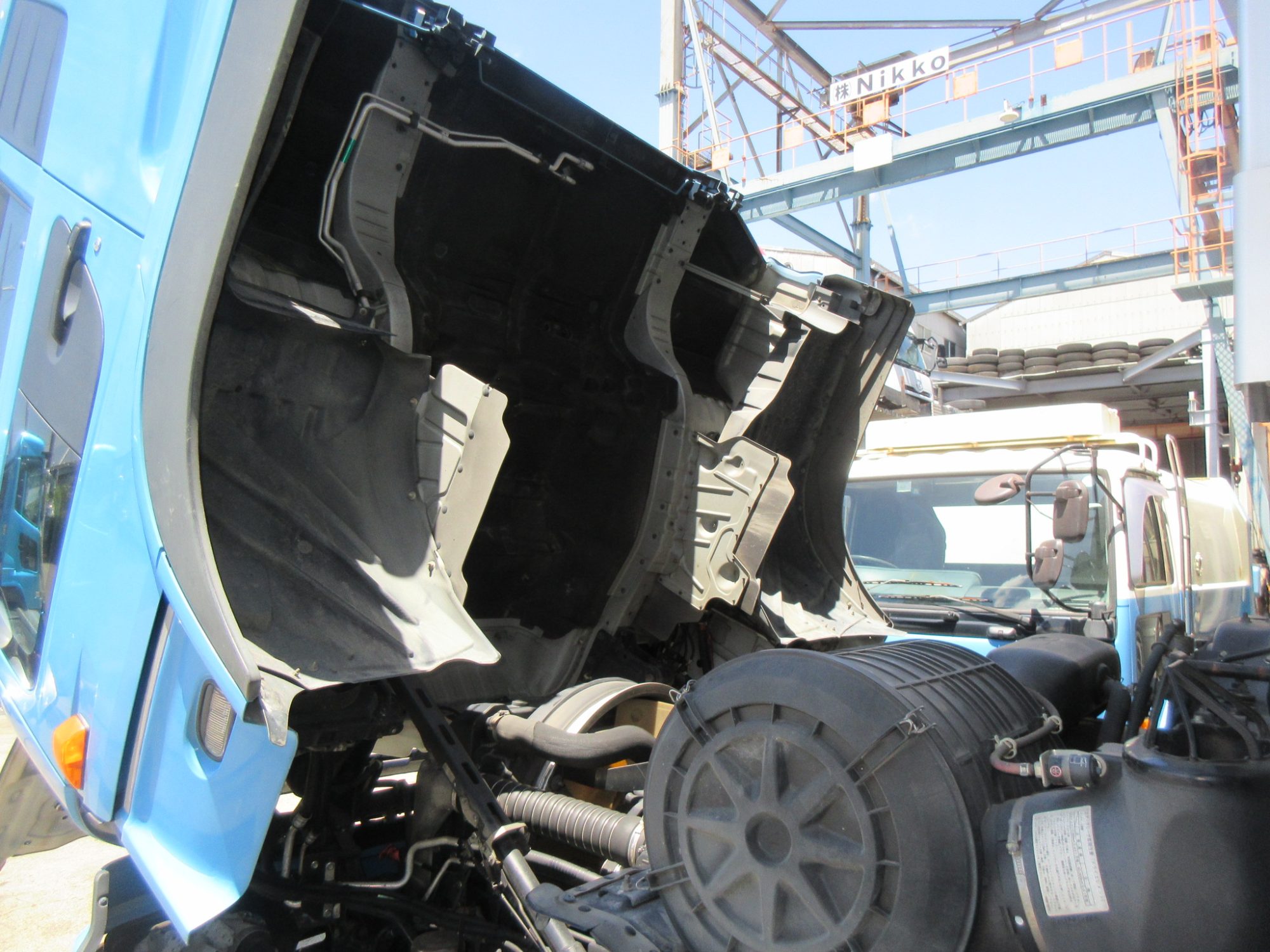 エアジョロダー付4軸低床アルミウイング