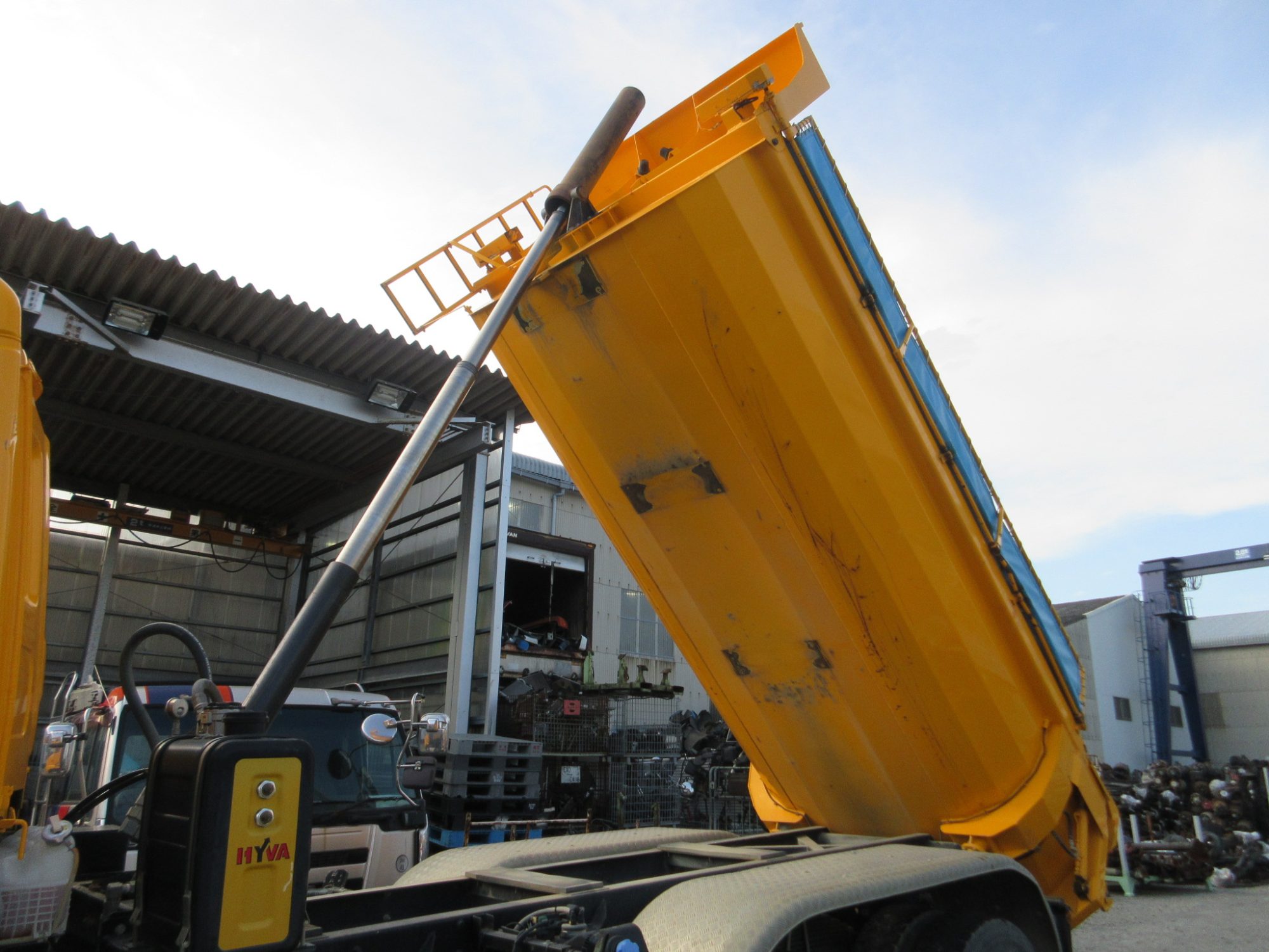 2PGクオン土砂ダンプ