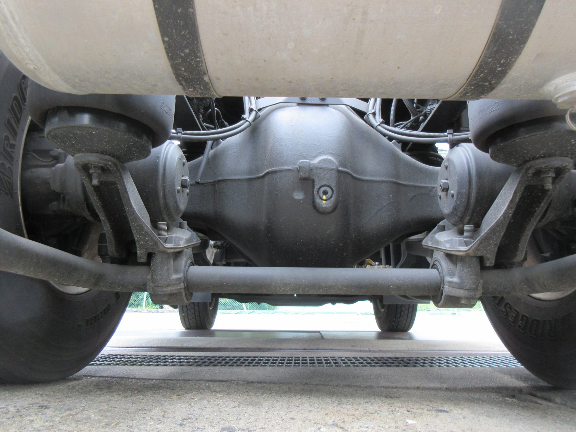 未使用オイルポンプ付き11.5トントラクタ