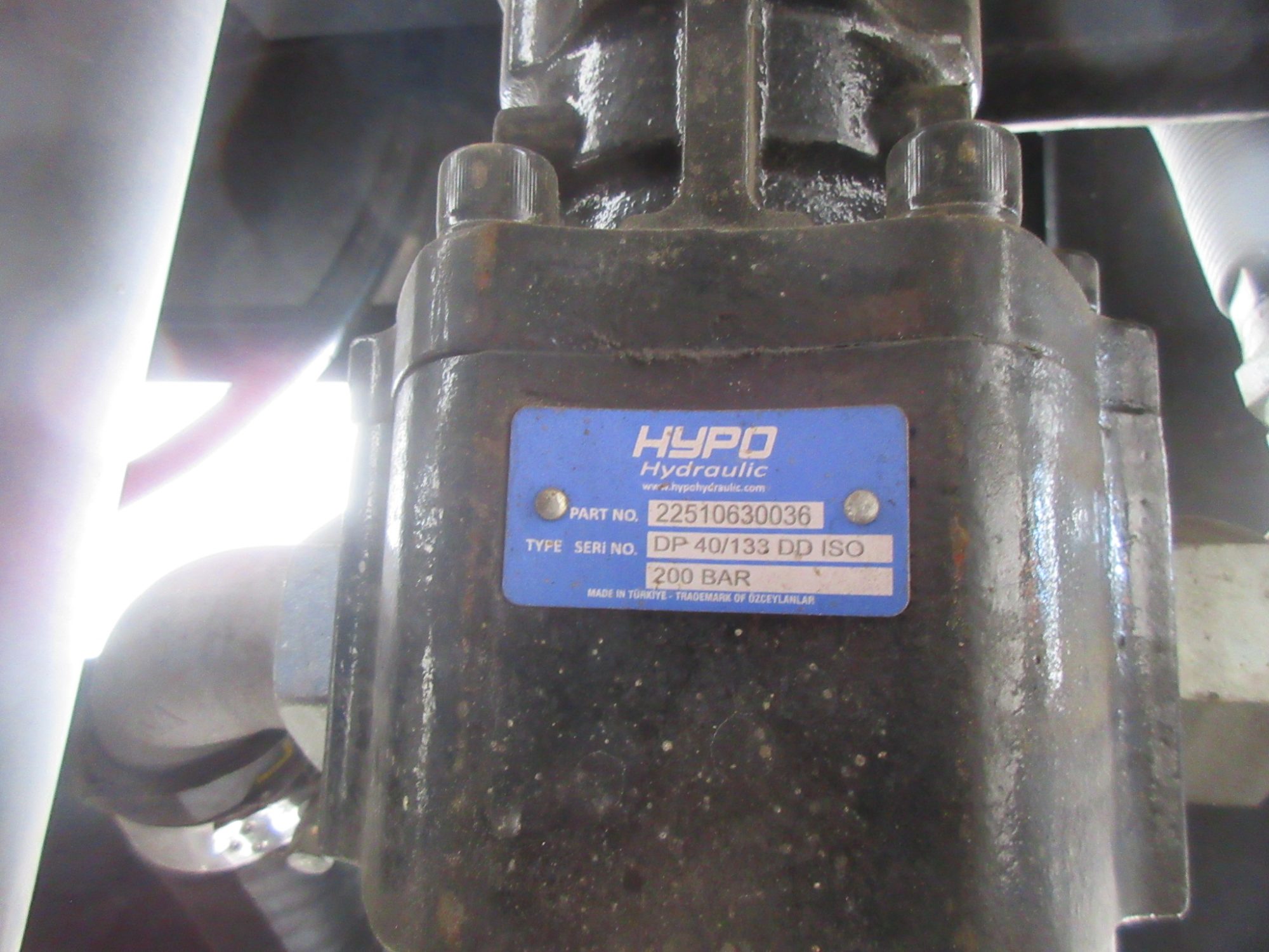 未使用オイルポンプ付き11.5トントラクタ