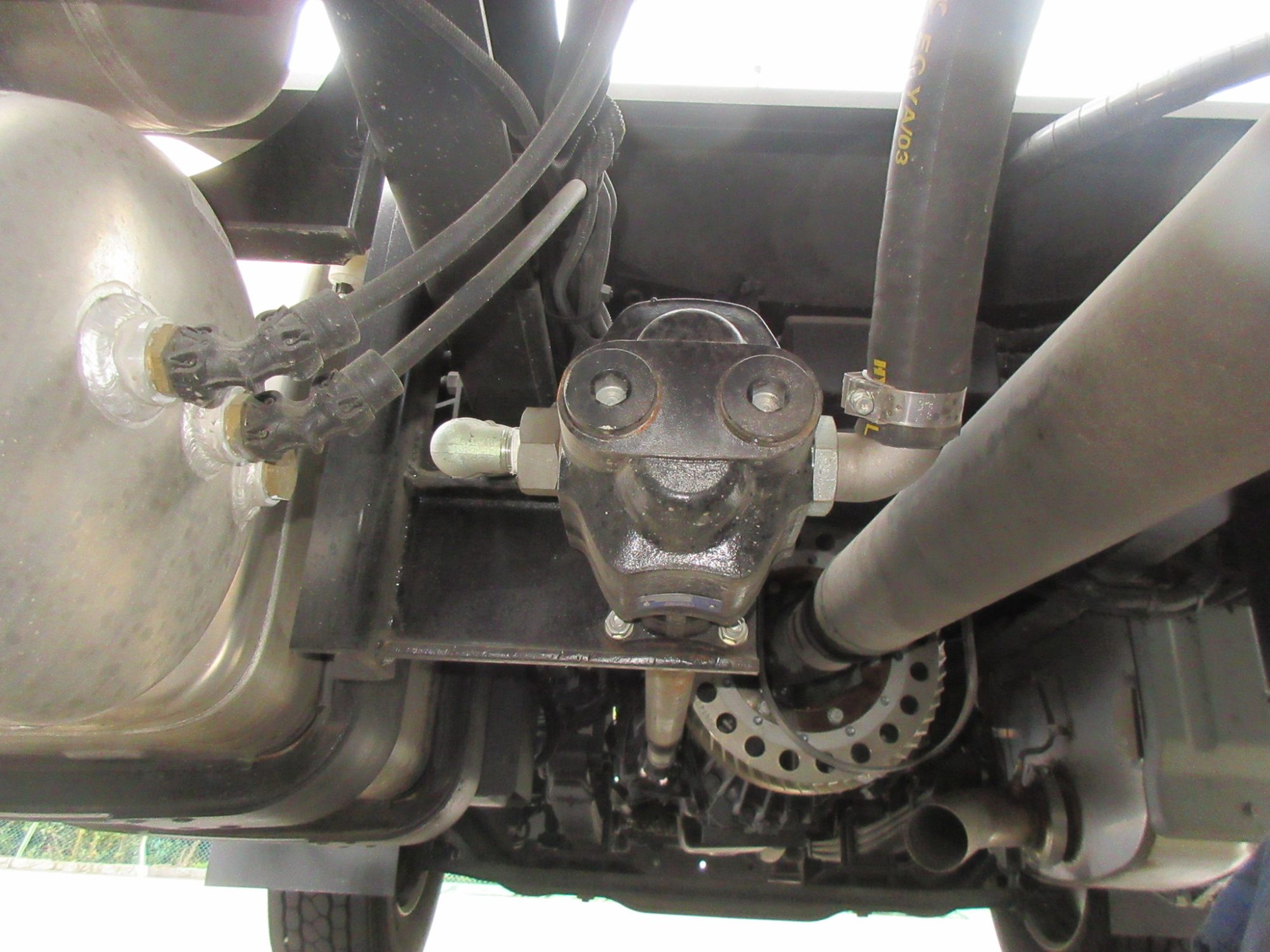 未使用オイルポンプ付き11.5トントラクタ