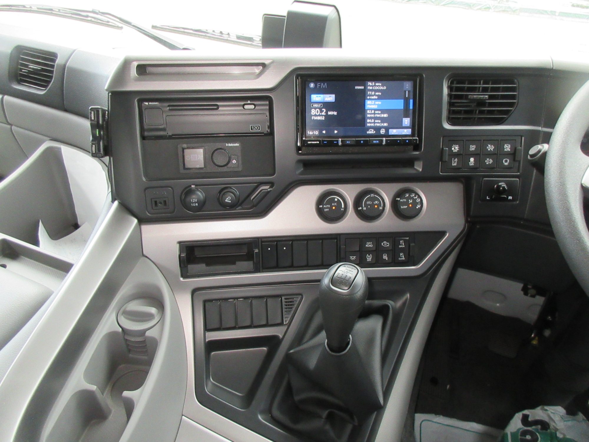 未使用オイルポンプ付き11.5トントラクタ