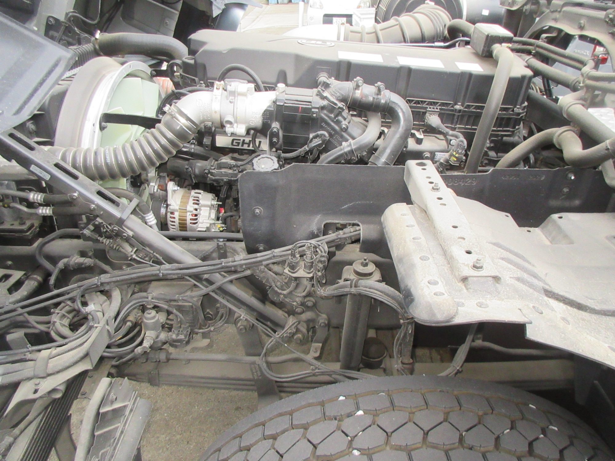 未使用オイルポンプ付き11.5トントラクタ