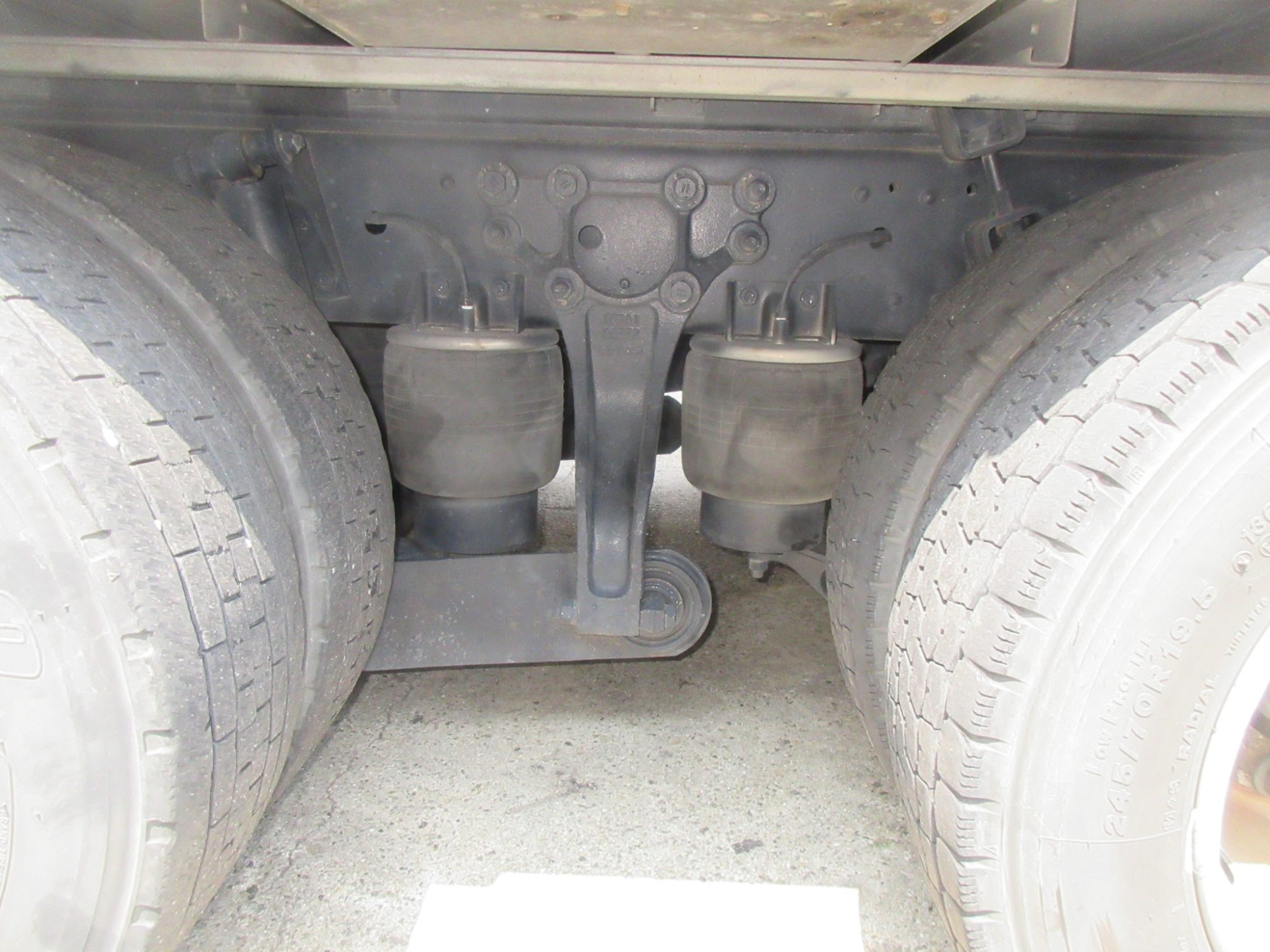 エアジョロダー付4軸低床アルミウイング