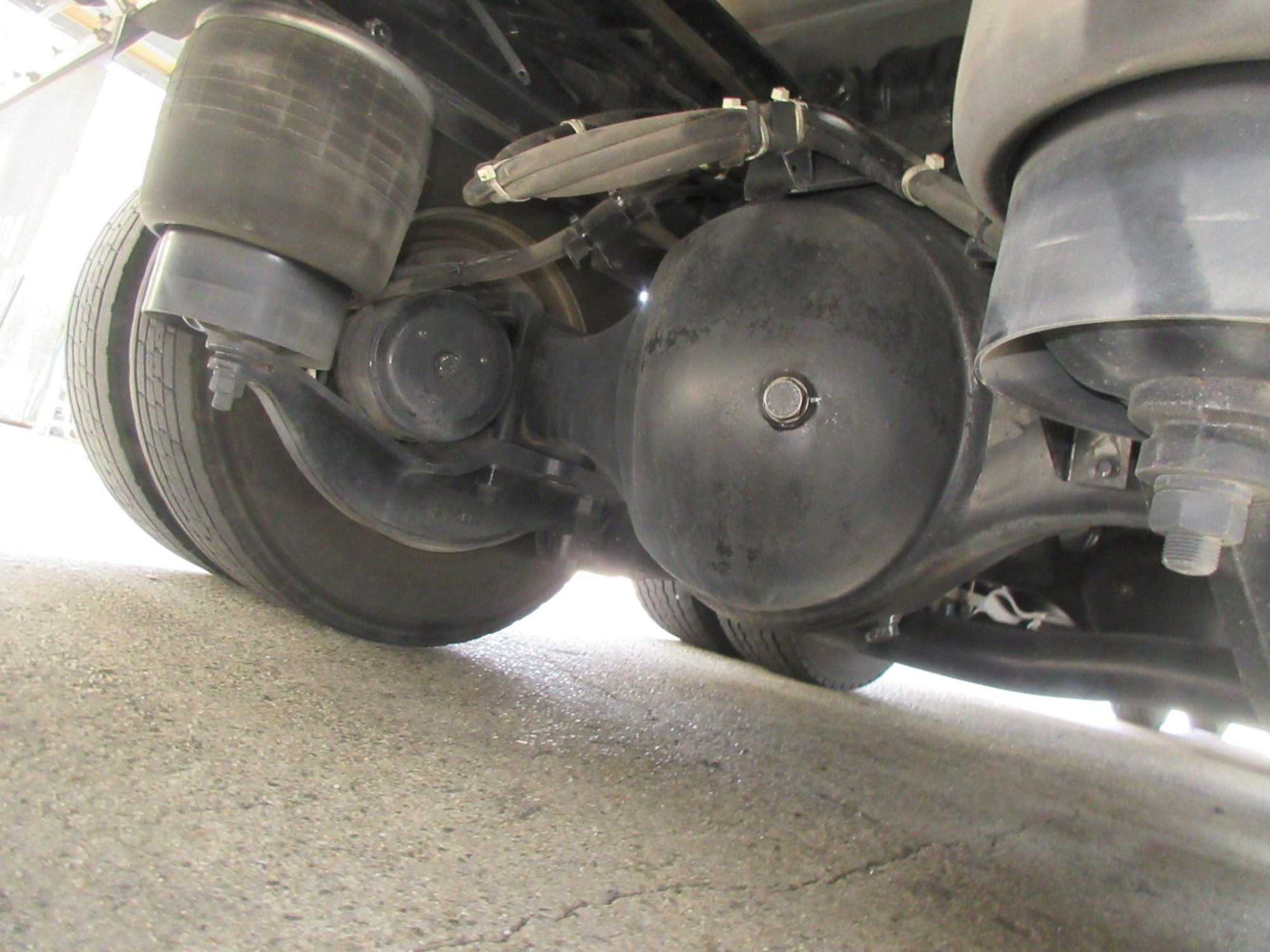 エアジョロダー付4軸低床アルミウイング