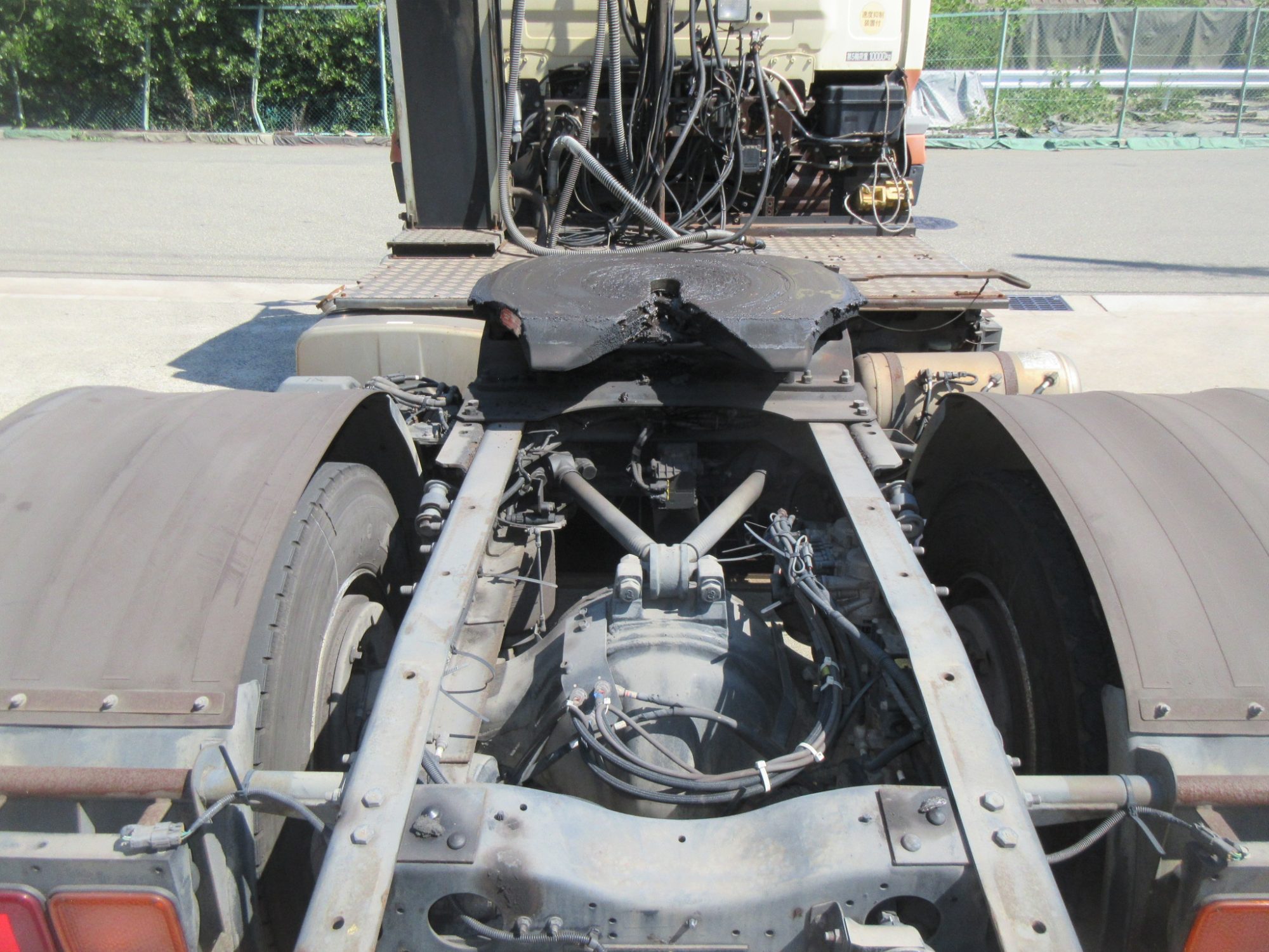 ダンプ用トラクタ