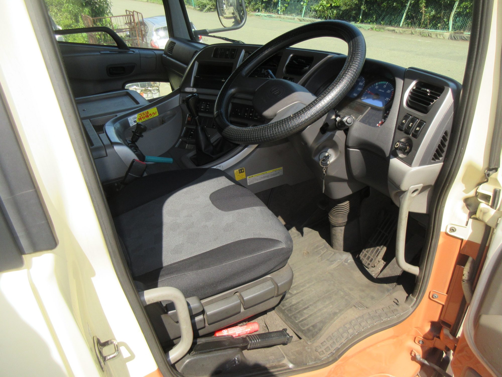 ダンプ用トラクタ