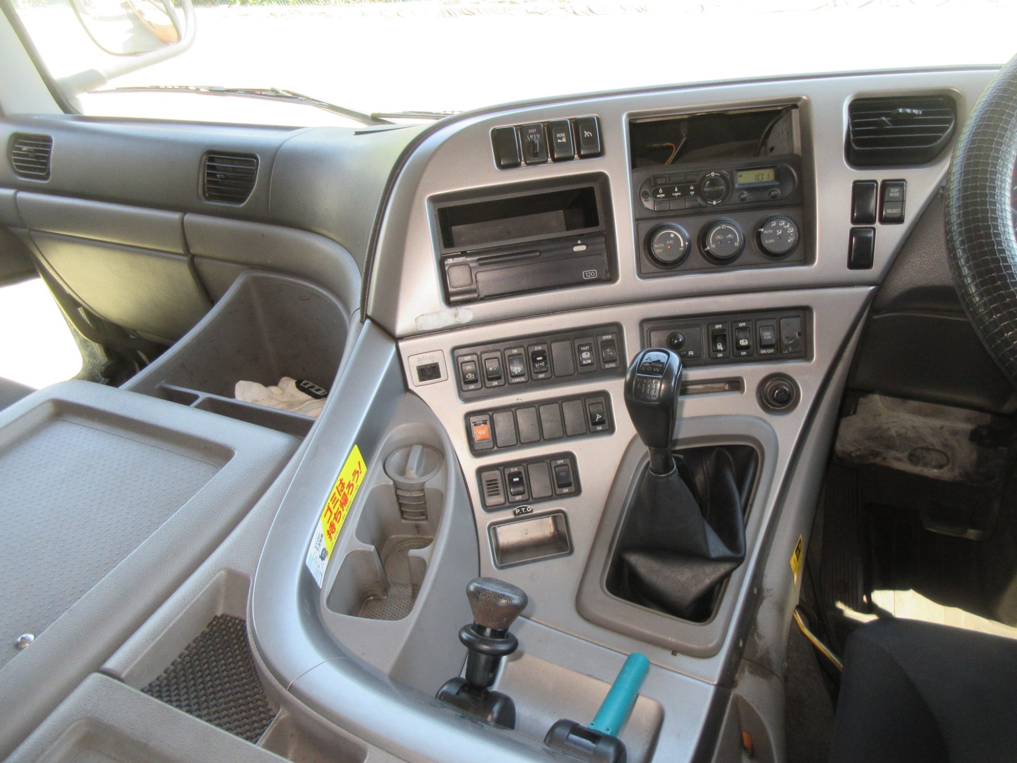 ダンプ用トラクタ