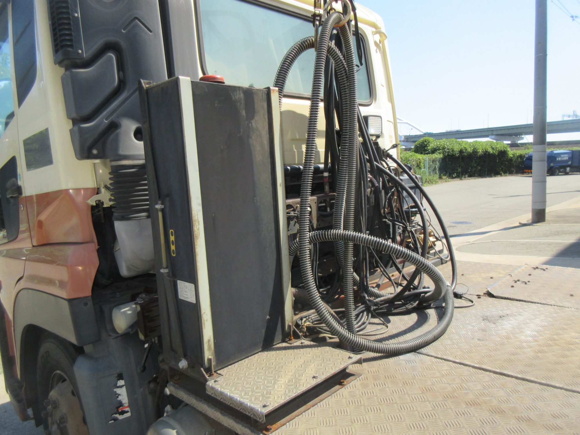 ダンプ用トラクタ