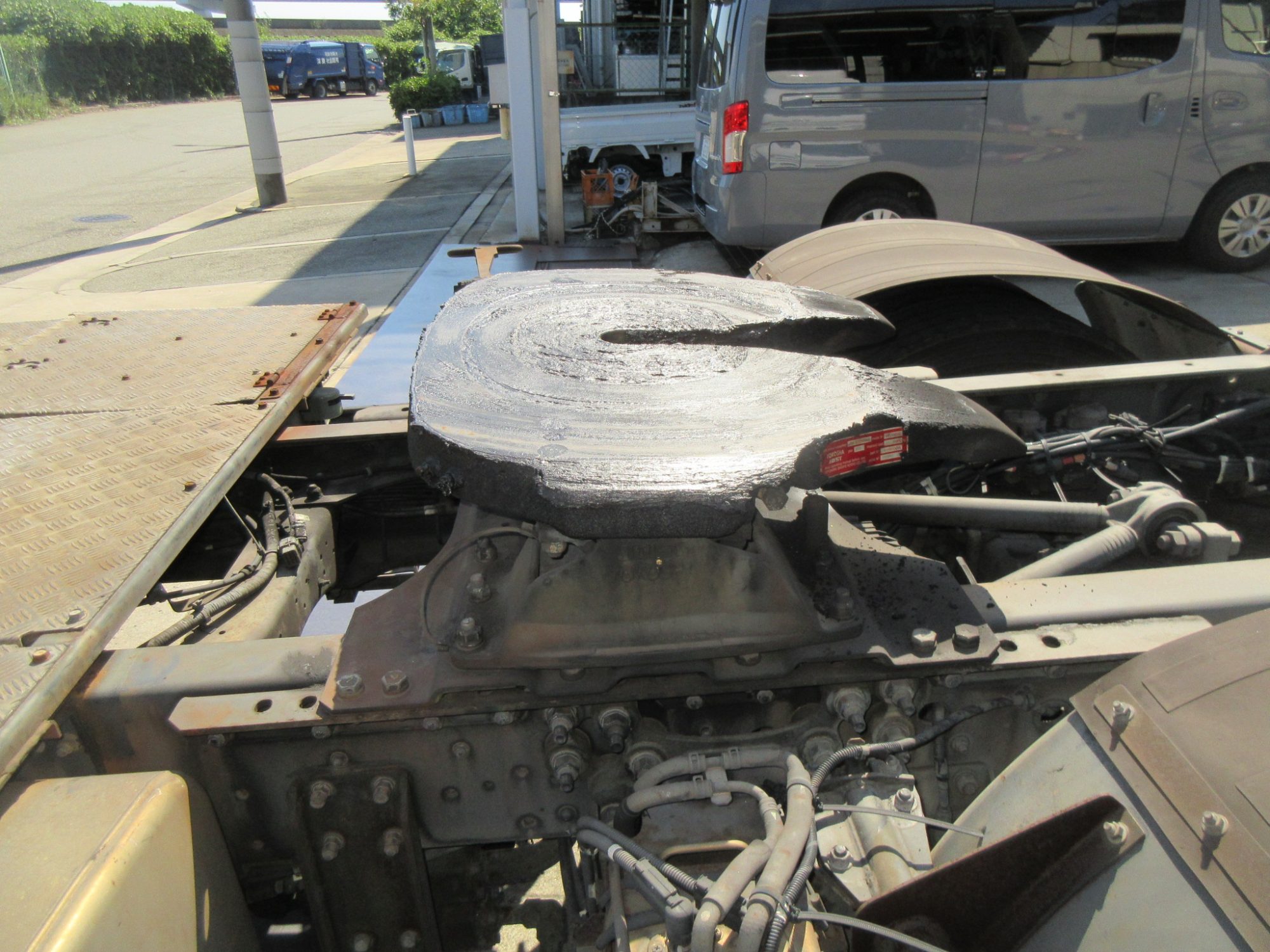 ダンプ用トラクタ