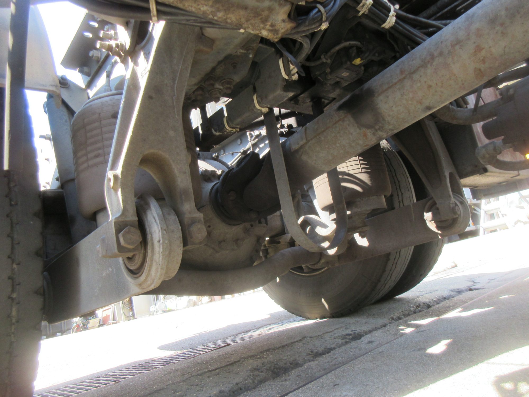 ダンプ用トラクタ