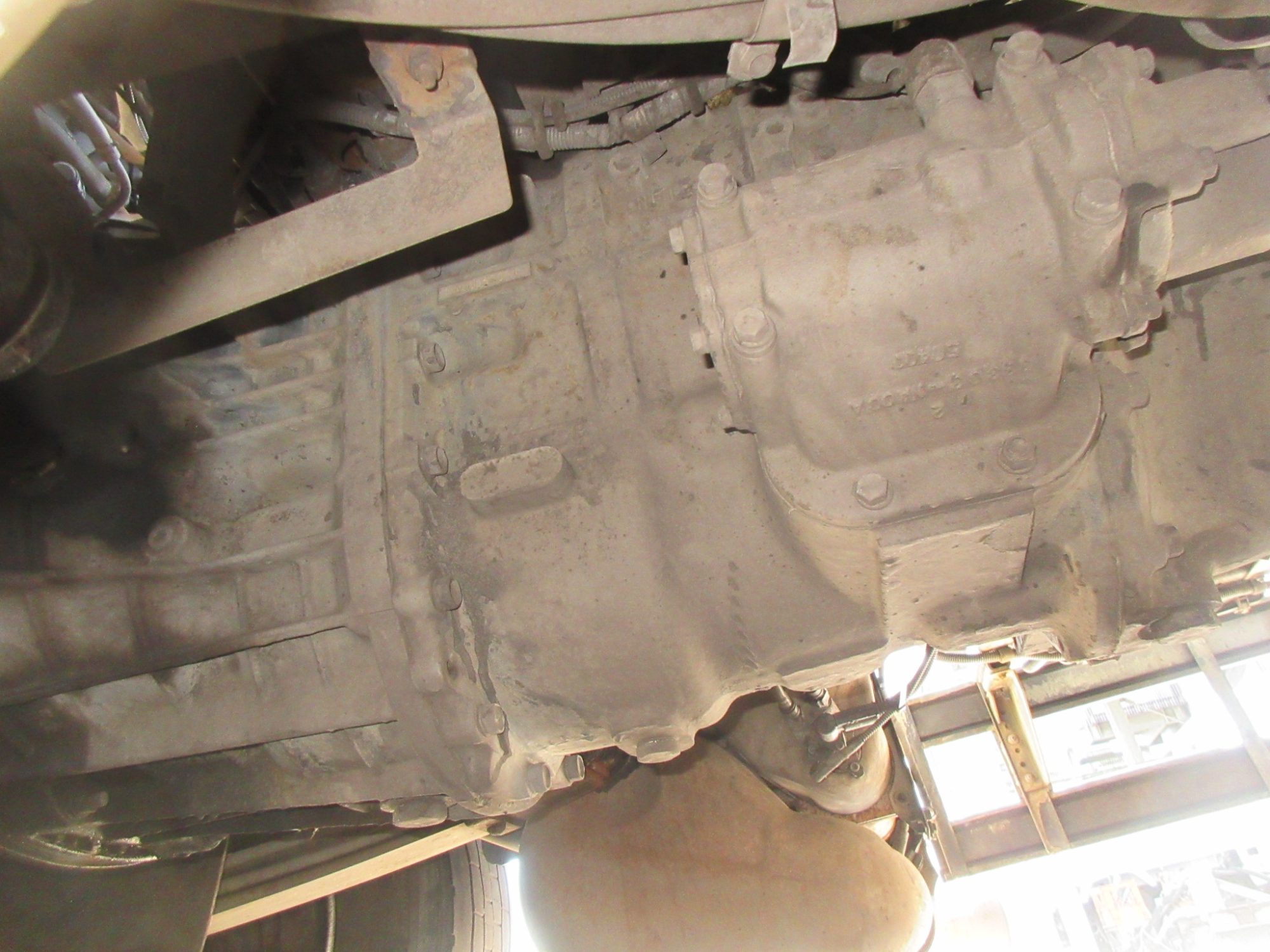 ダンプ用トラクタ