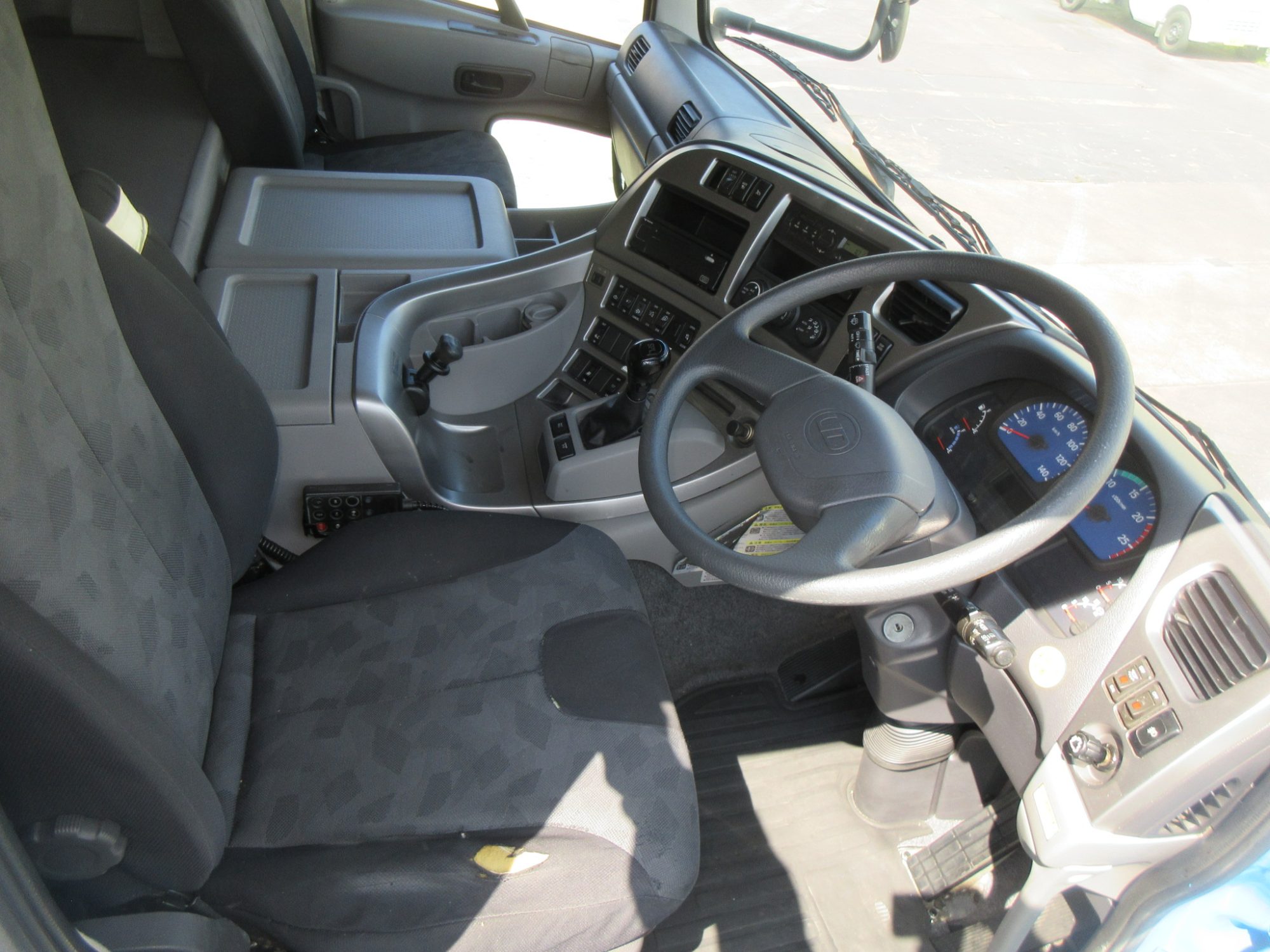 エアジョロダー付4軸低床アルミウイング