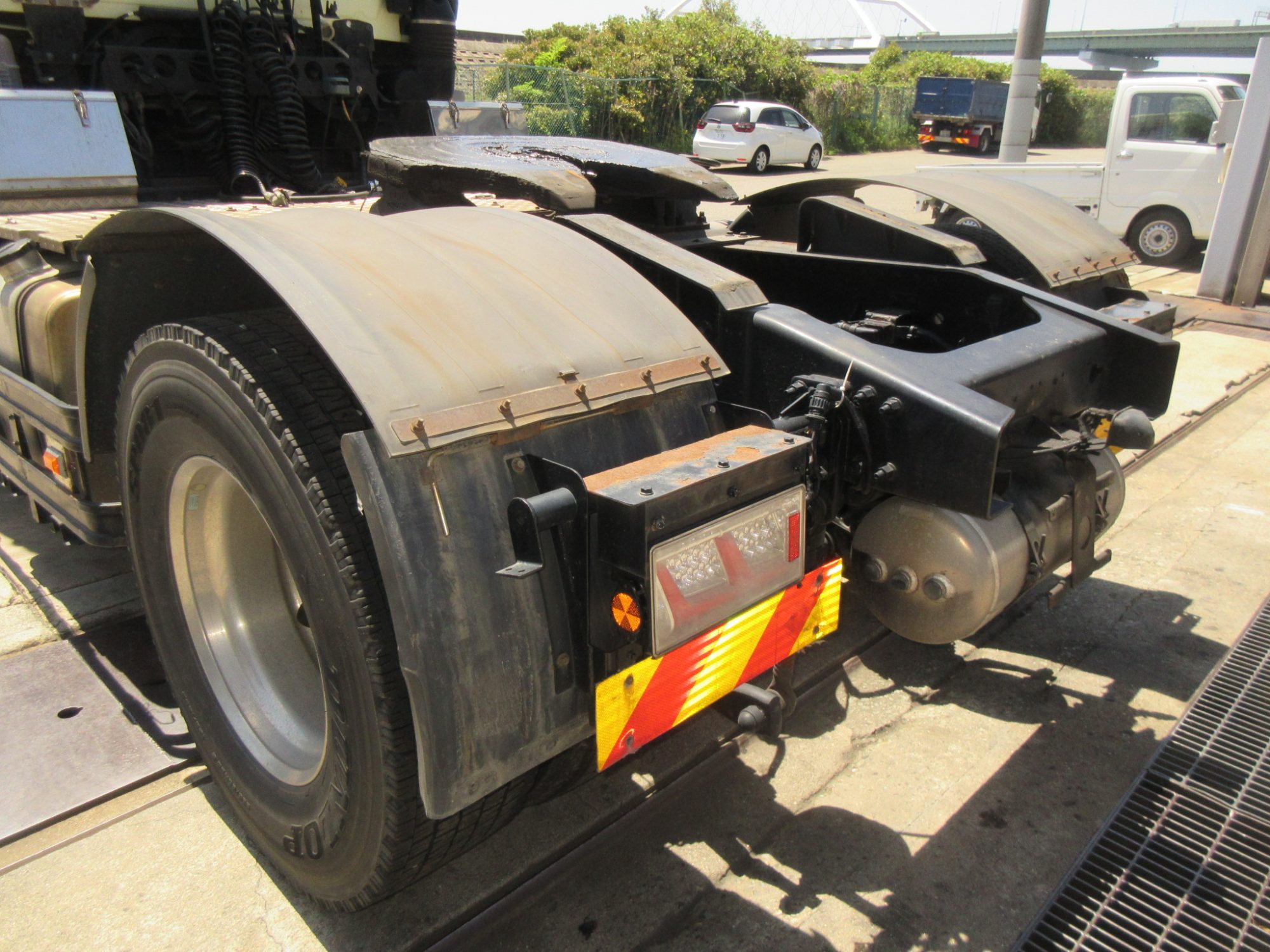 2PGクオン 11.5トンハイルーフトラクタ