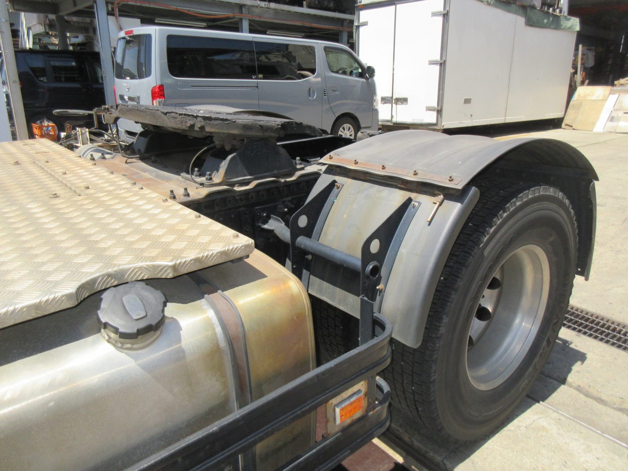 2PGクオン 11.5トンハイルーフトラクタ