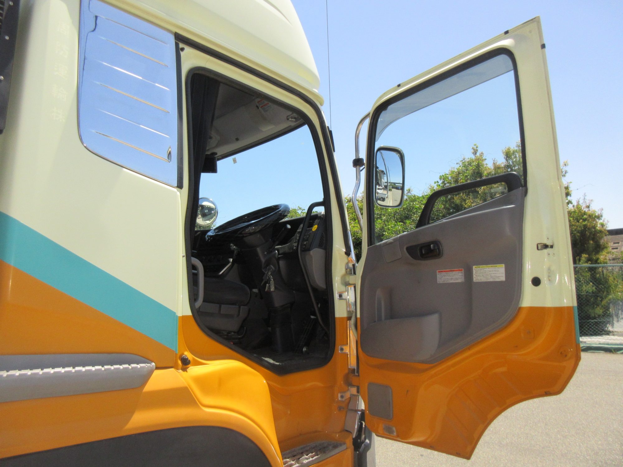 2PGクオン 11.5トンハイルーフトラクタ