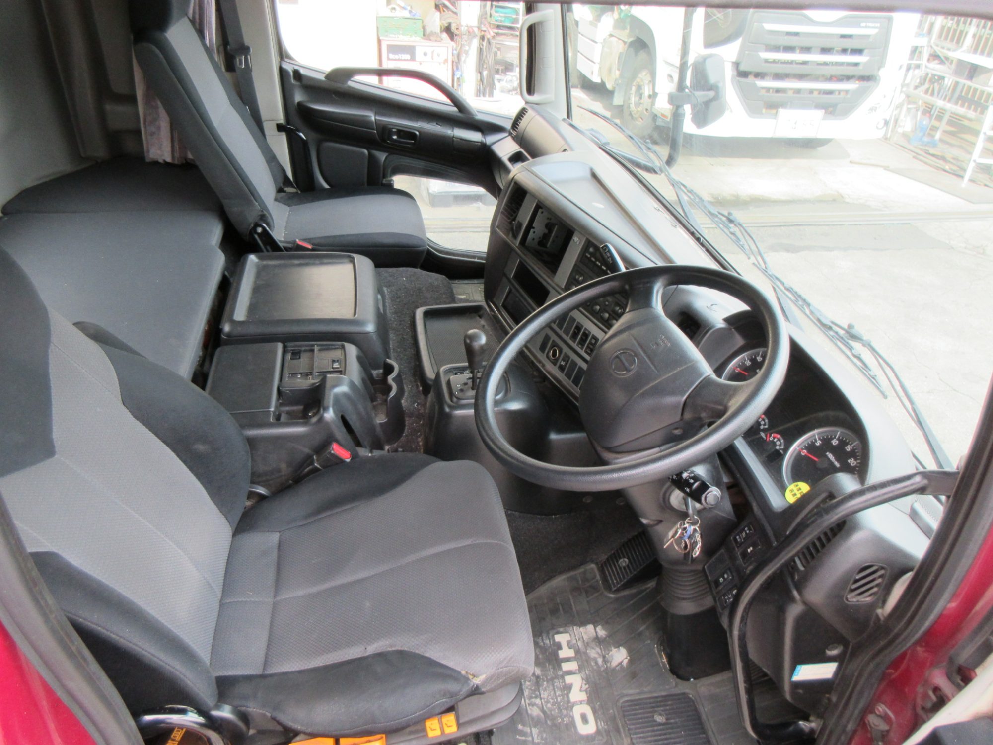 グランドプロフィア ハイルーフキャビン