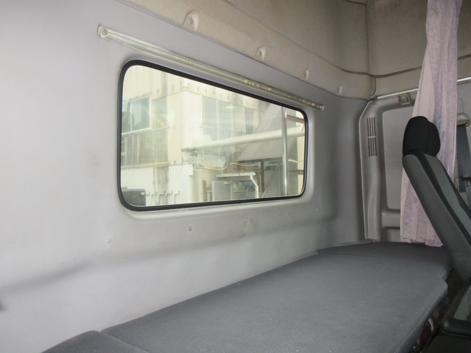 グランドプロフィア ハイルーフキャビン