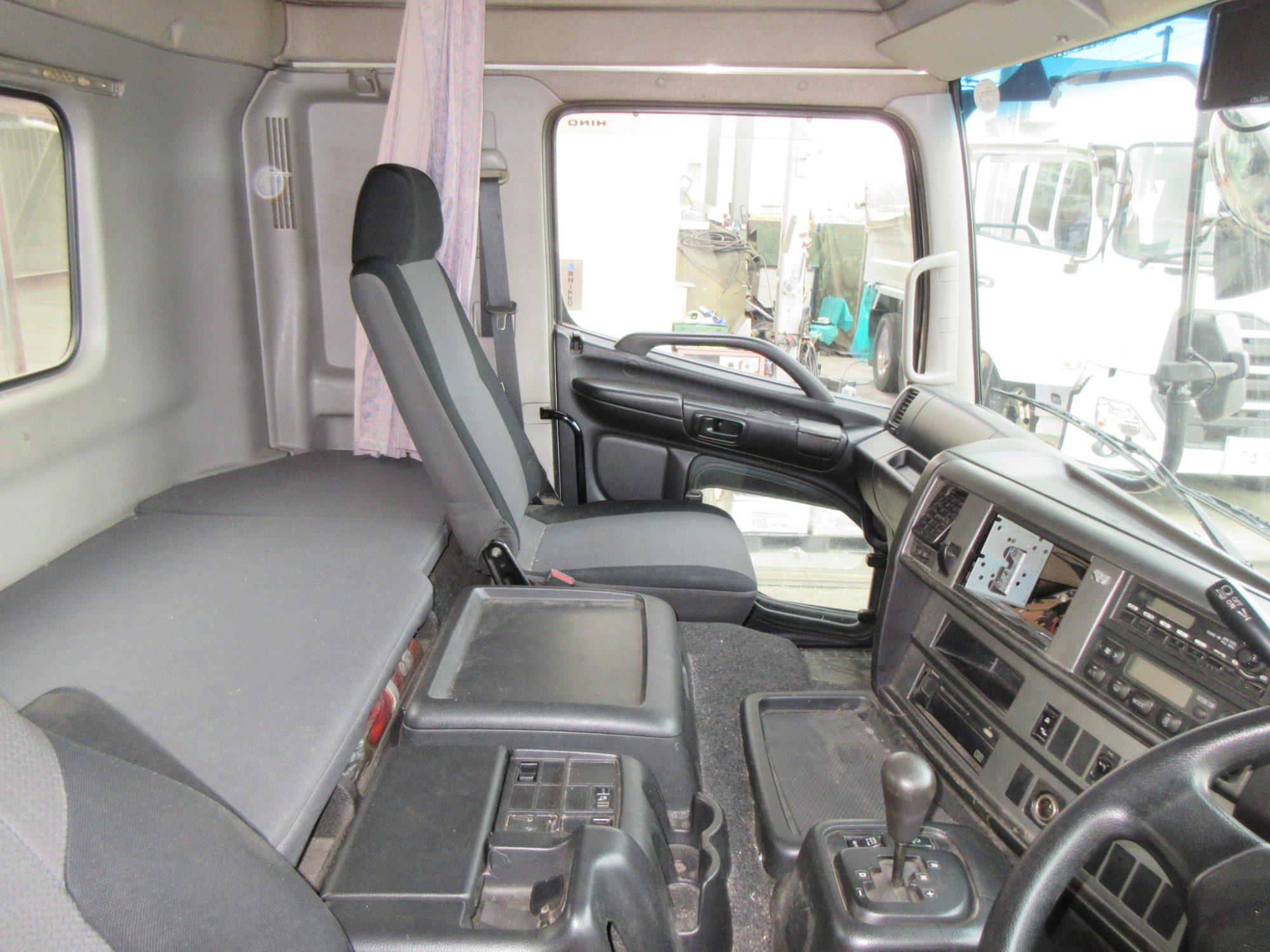 グランドプロフィア ハイルーフキャビン