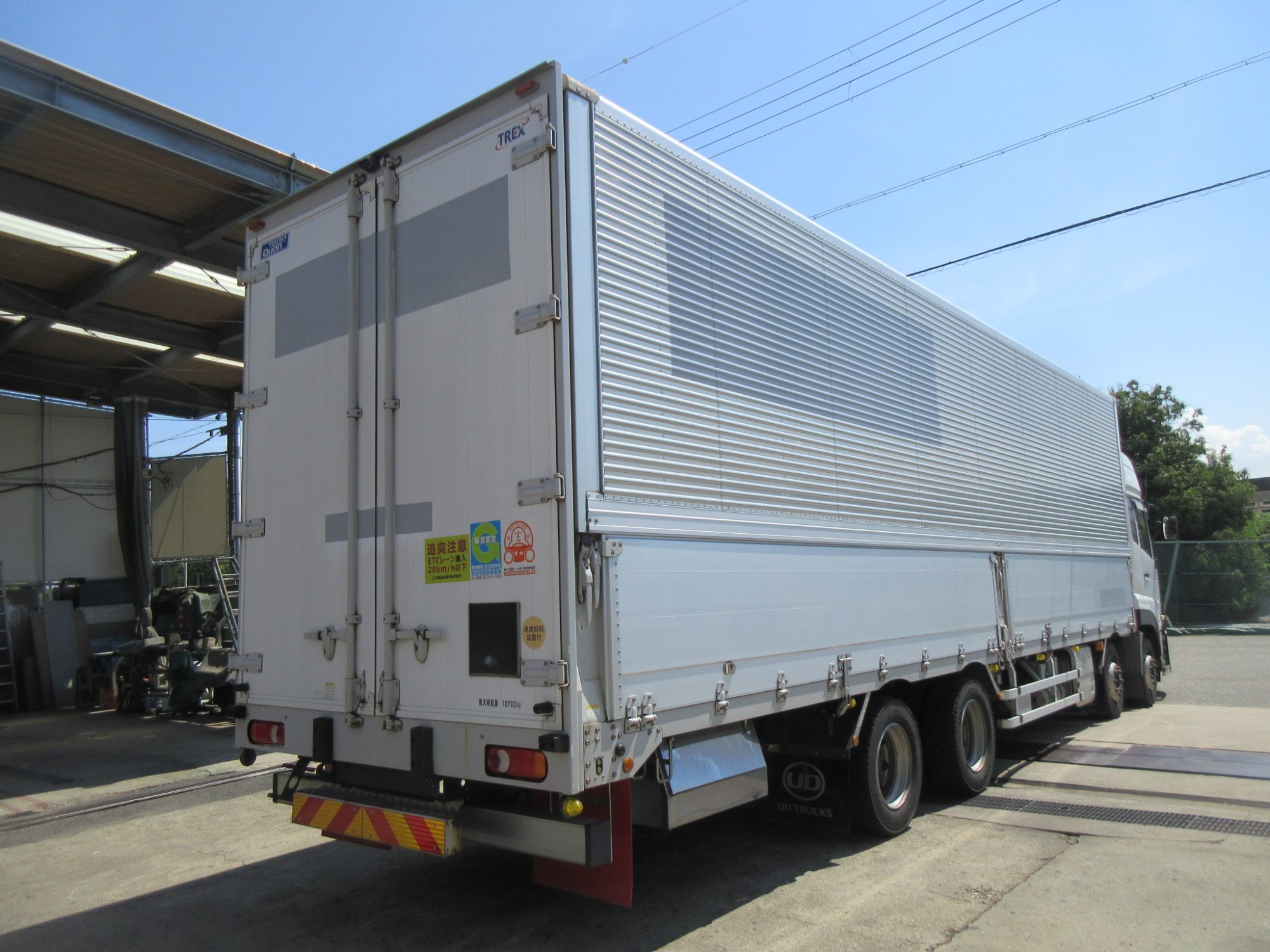 ハイルーフクオン4軸低床アルミウイング