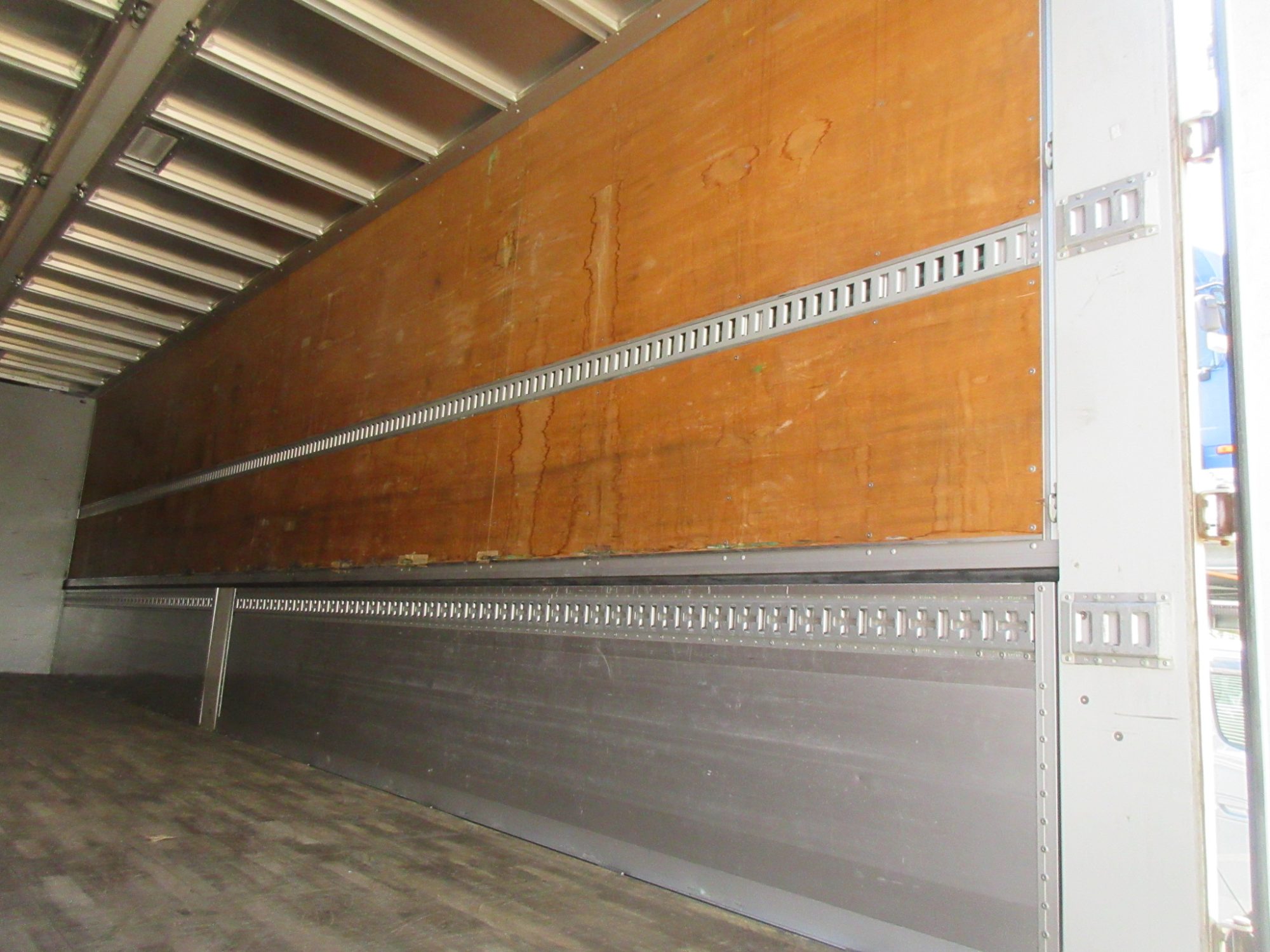 ハイルーフクオン4軸低床アルミウイング