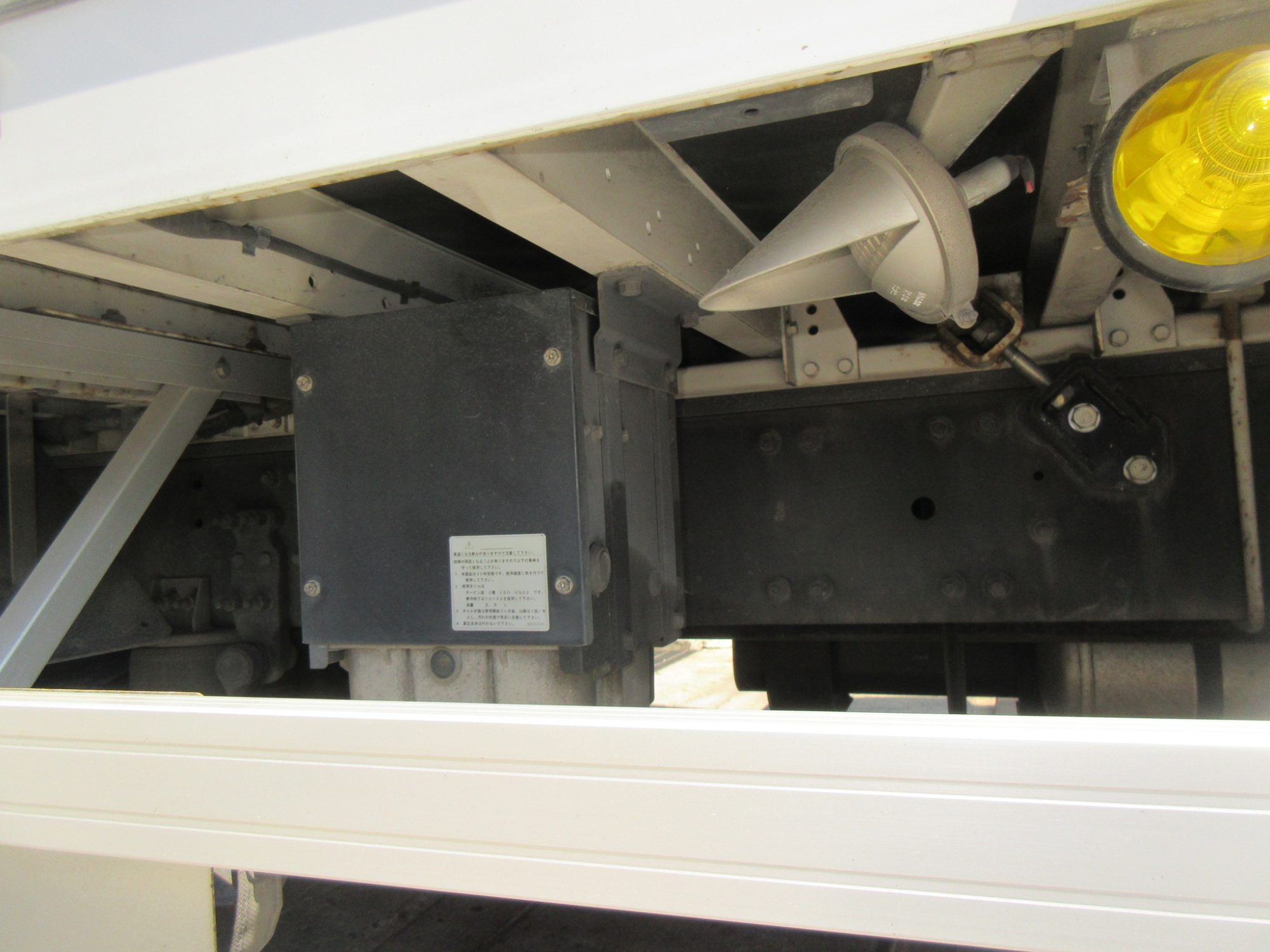 ハイルーフクオン4軸低床アルミウイング