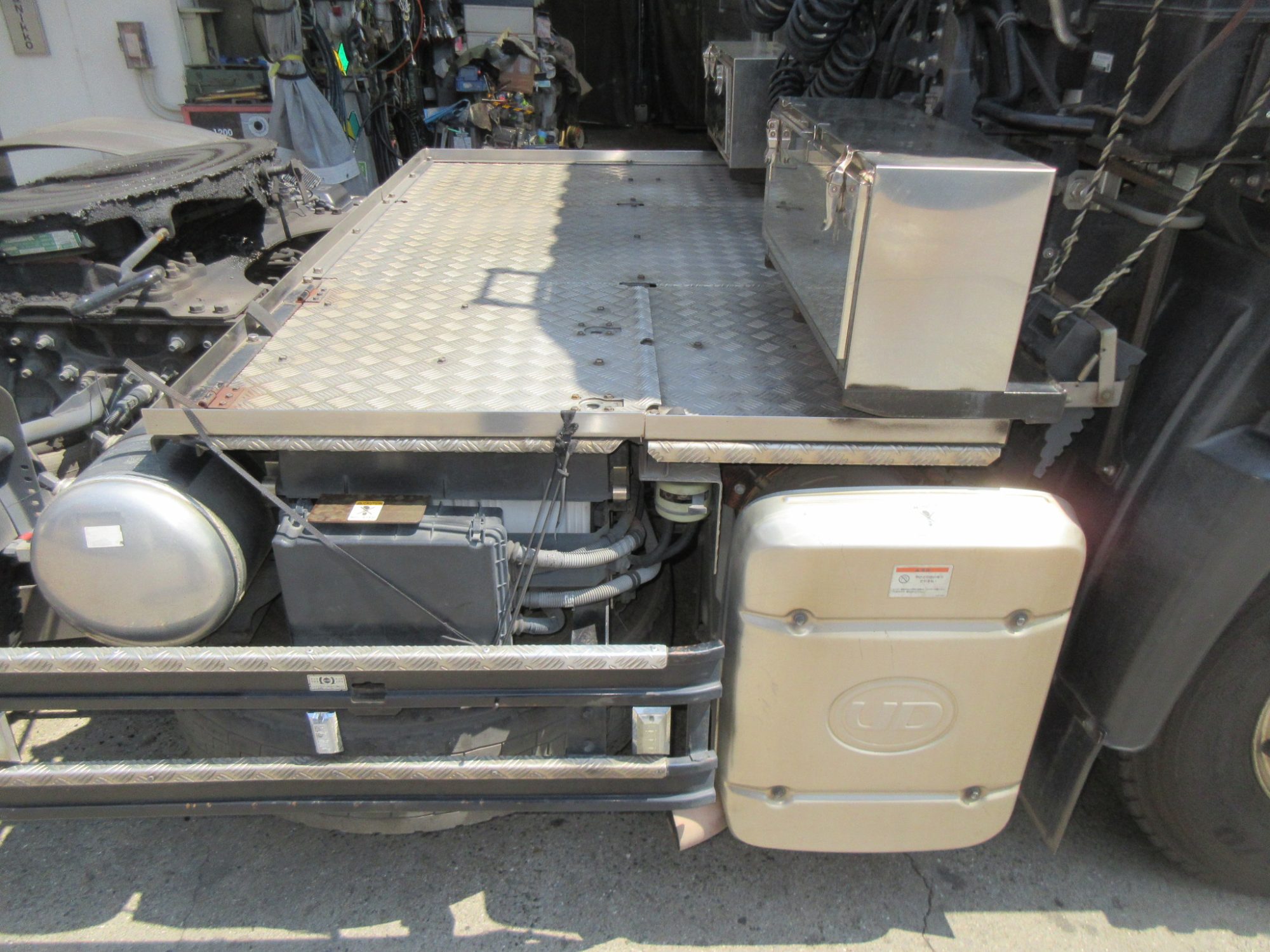 デフロック付ハイルーフ11.5トントラクタ