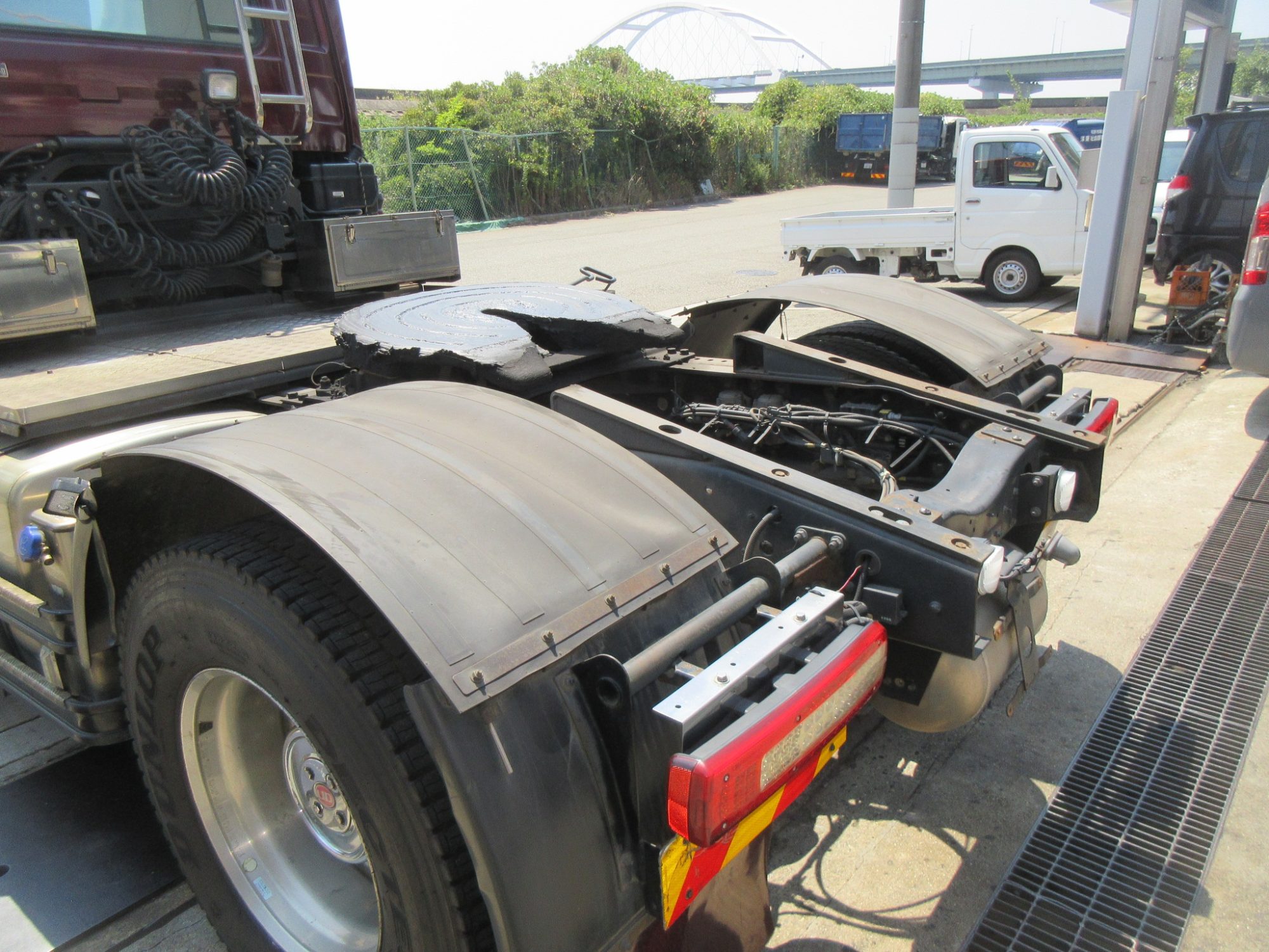 デフロック付ハイルーフ11.5トントラクタ