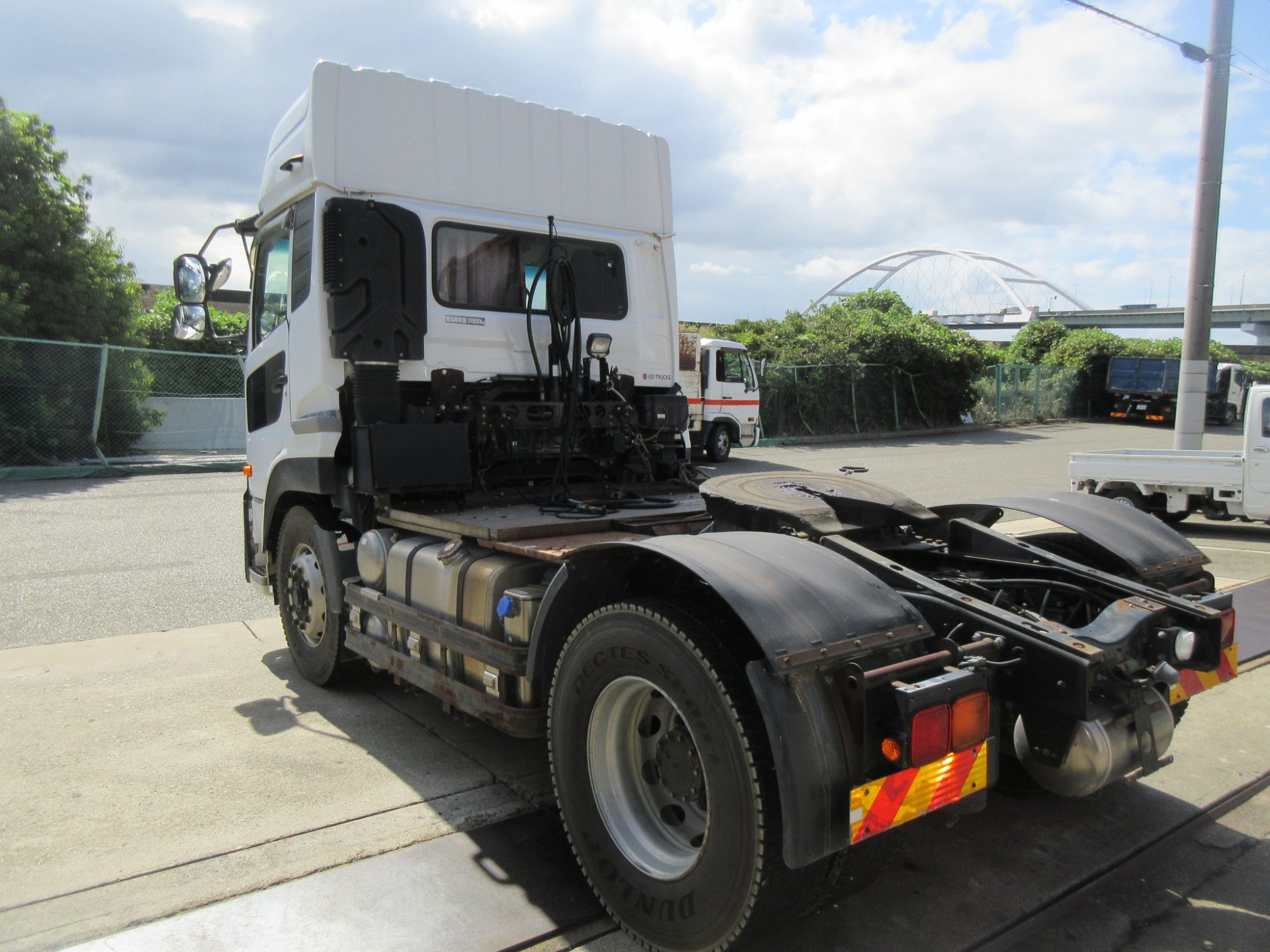 車検付11.5トンハイルーフトラクタ