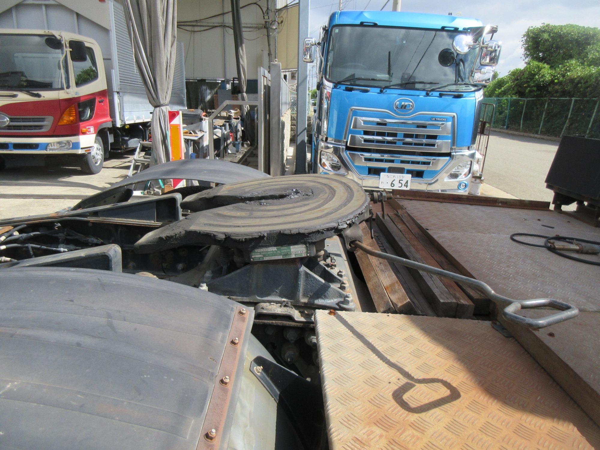 車検付11.5トンハイルーフトラクタ