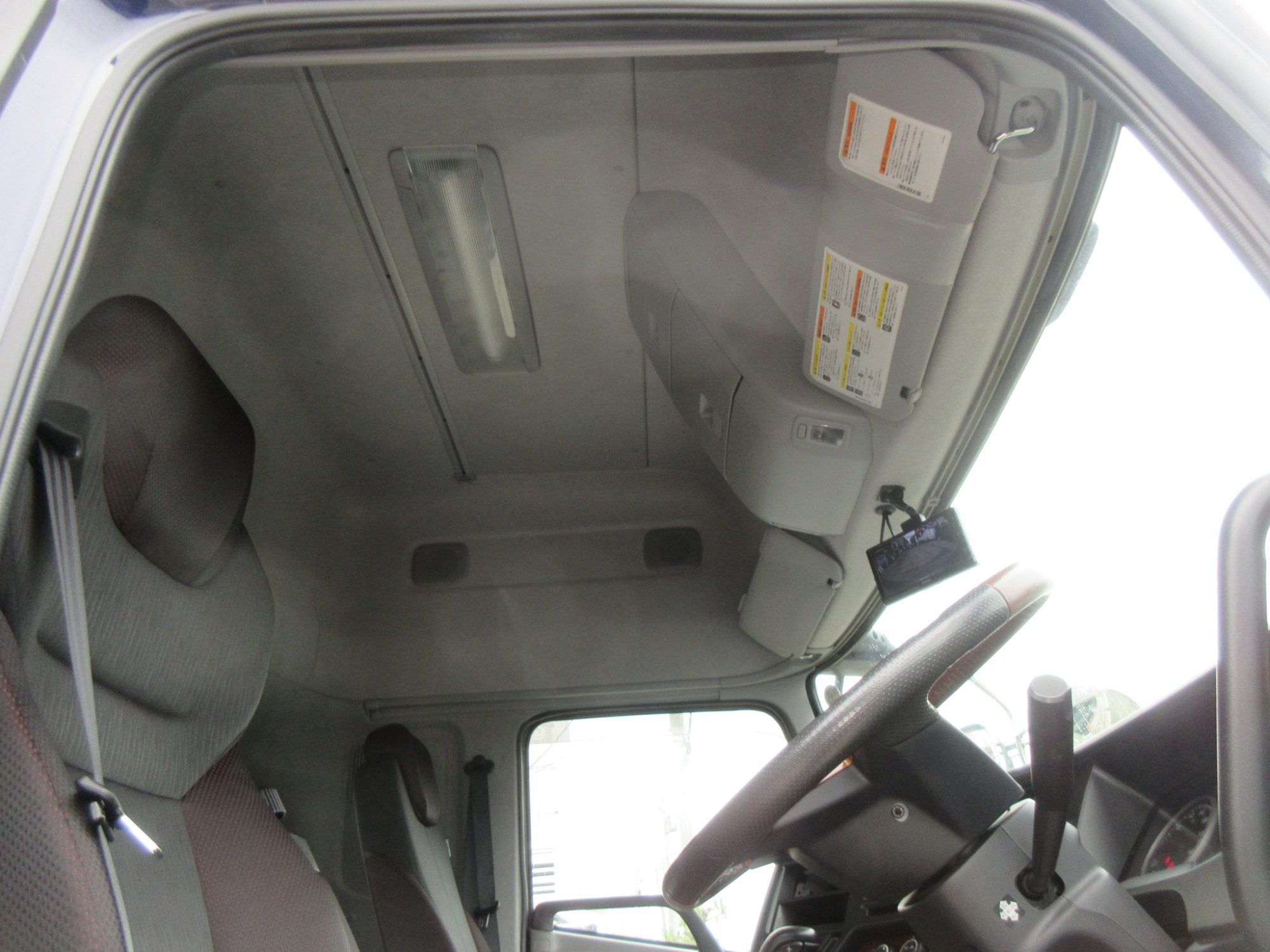 低走行ハイルーフトラクタ