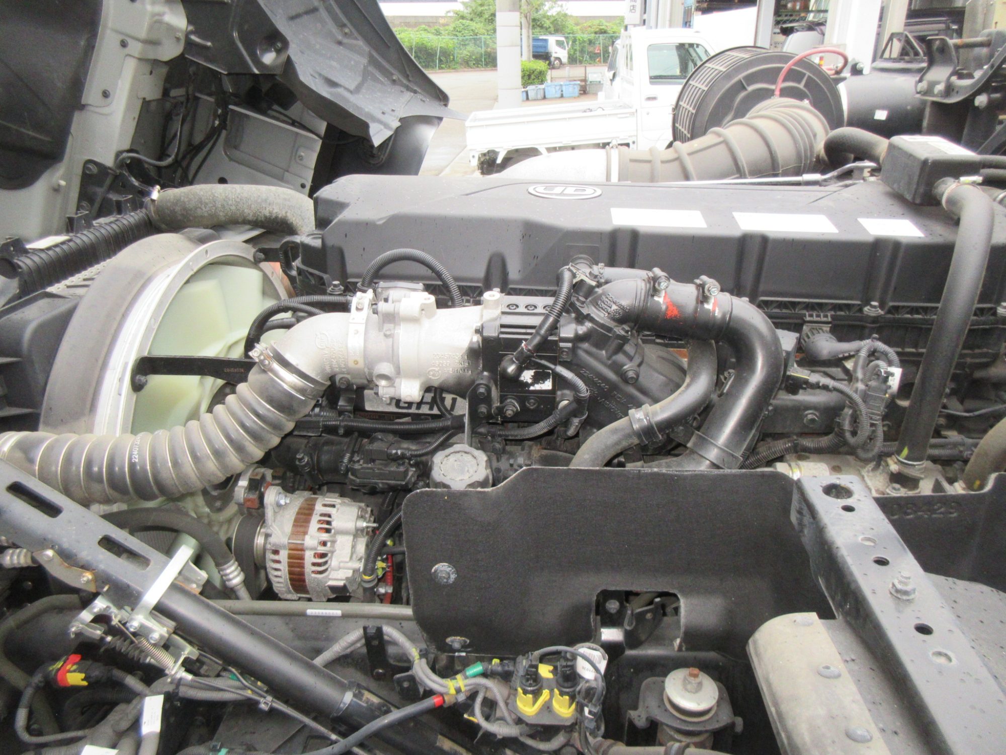 低走行ハイルーフトラクタ