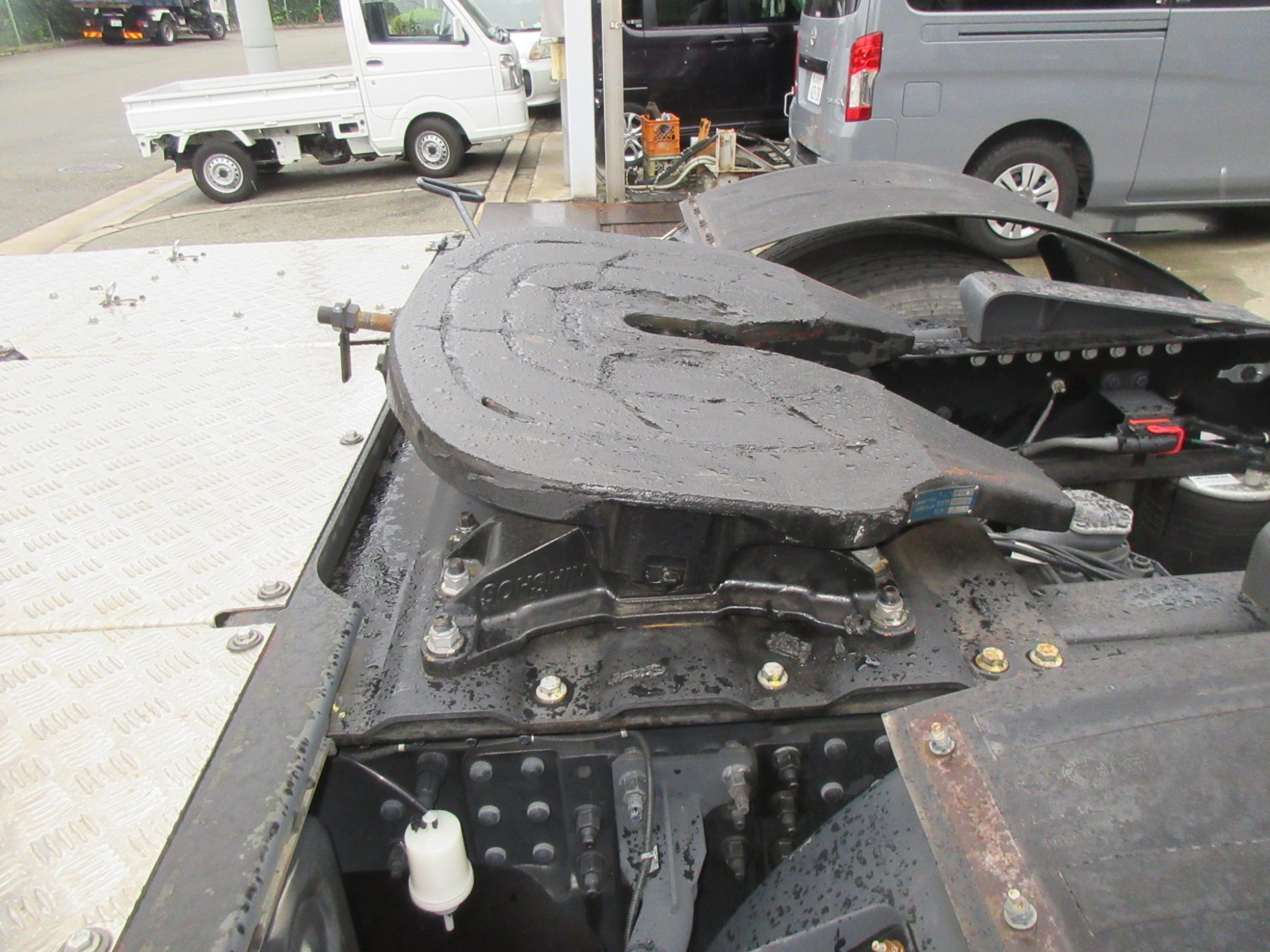 低走行ハイルーフトラクタ