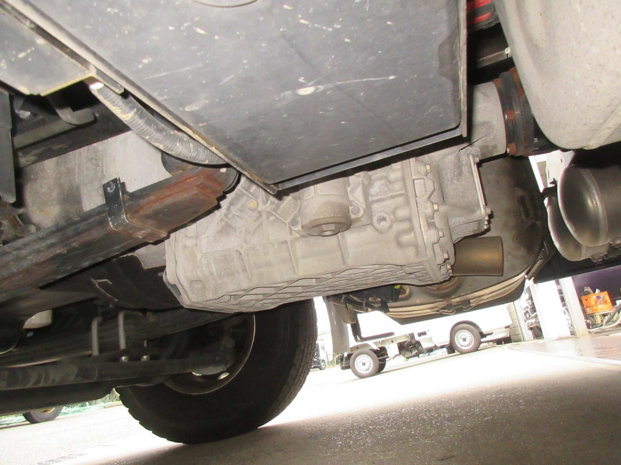 低走行ハイルーフトラクタ