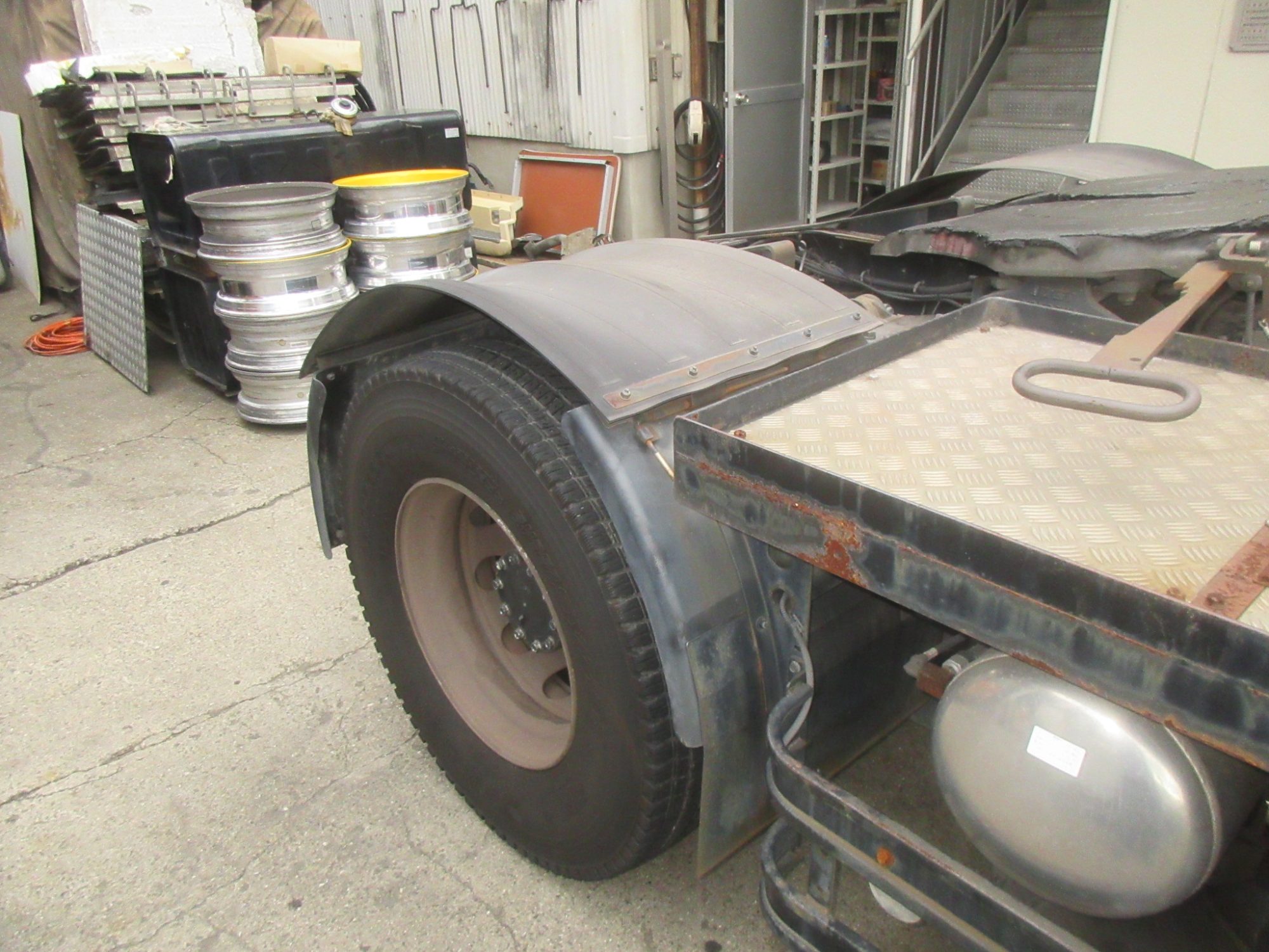 検付11.5トントラクタ