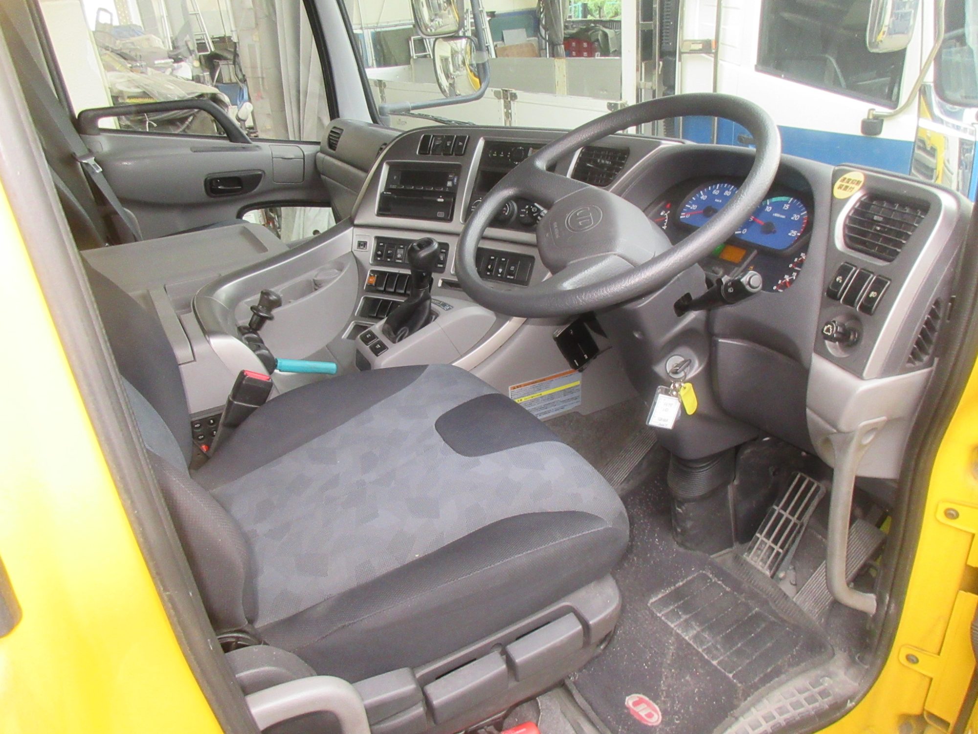 検付11.5トントラクタ