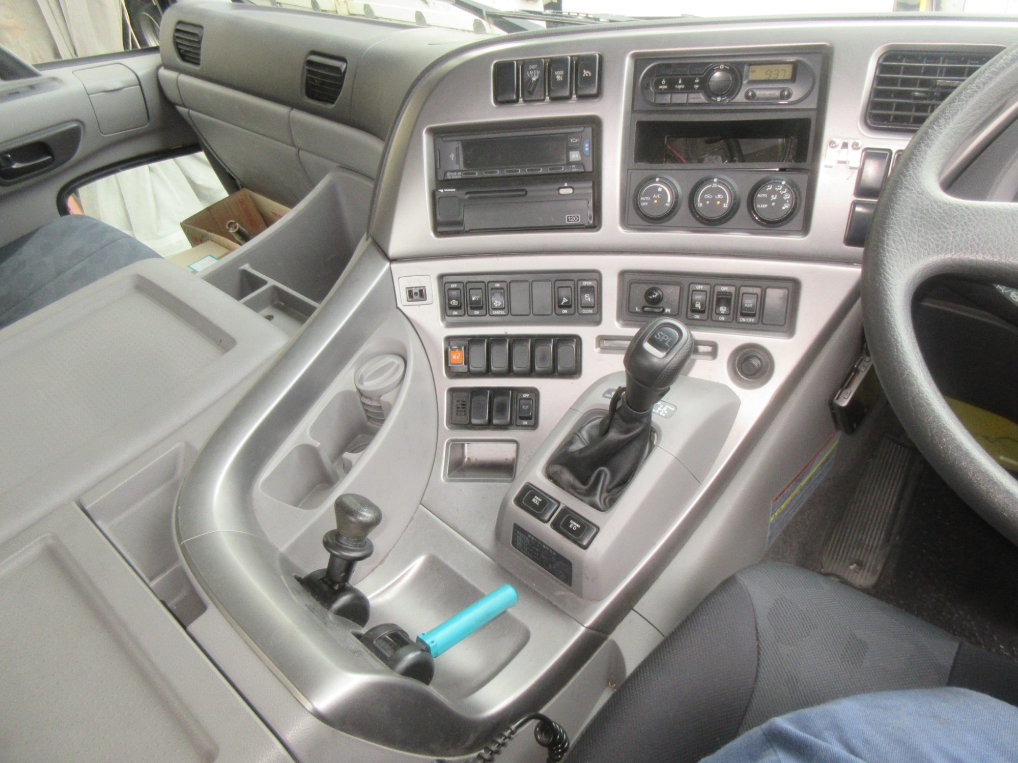 検付11.5トントラクタ