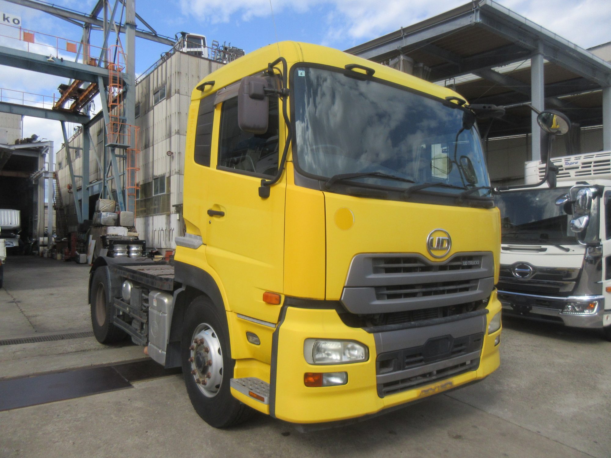 検付11.5トントラクタ