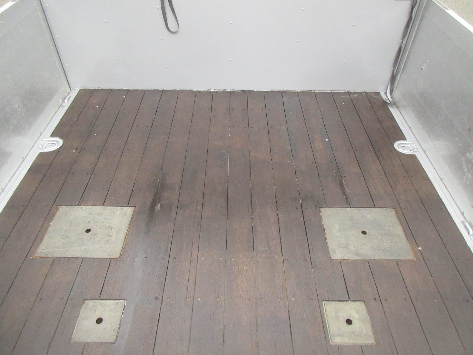 クオン4軸低床アルミ平車