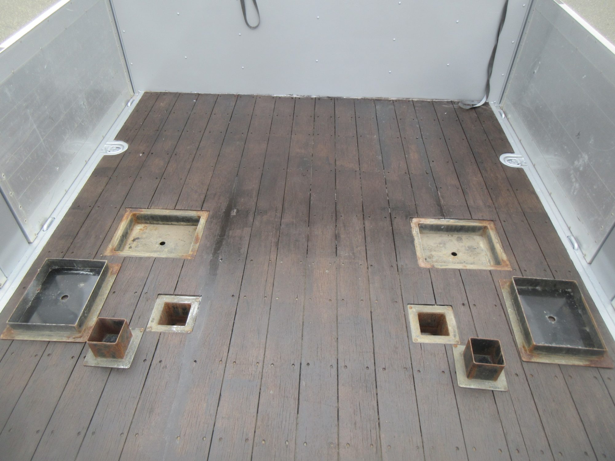 クオン4軸低床アルミ平車