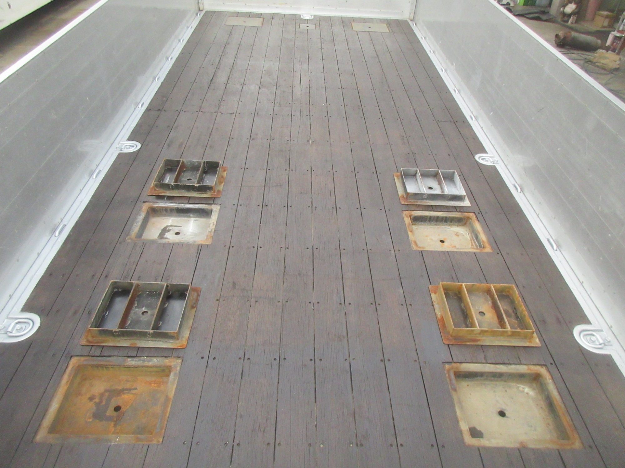 クオン4軸低床アルミ平車