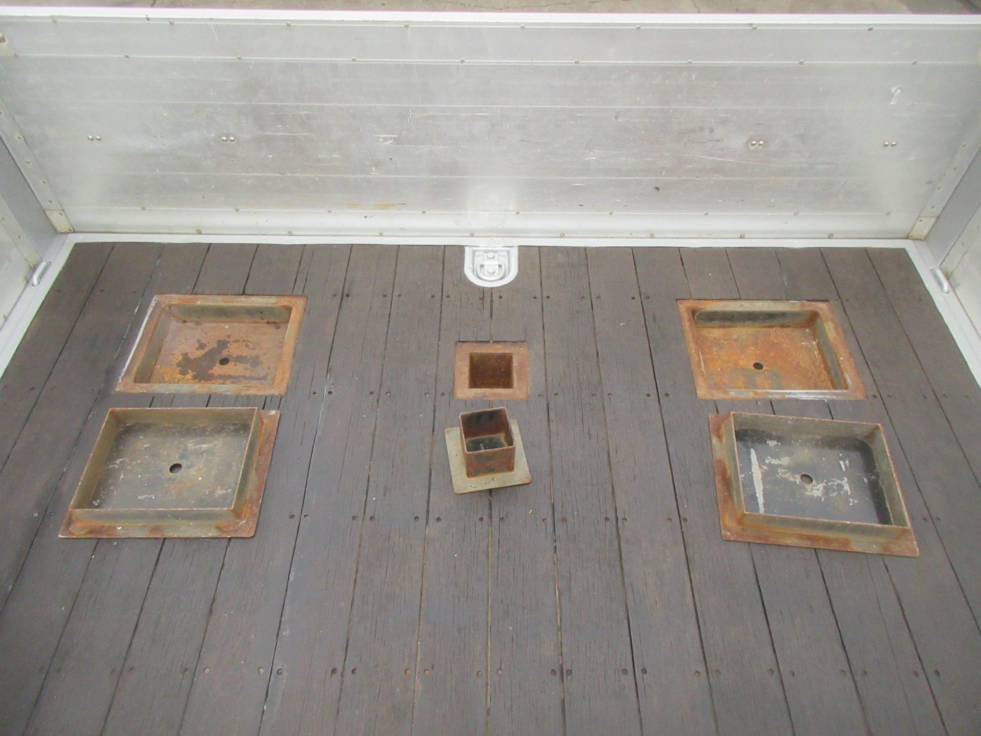 クオン4軸低床アルミ平車