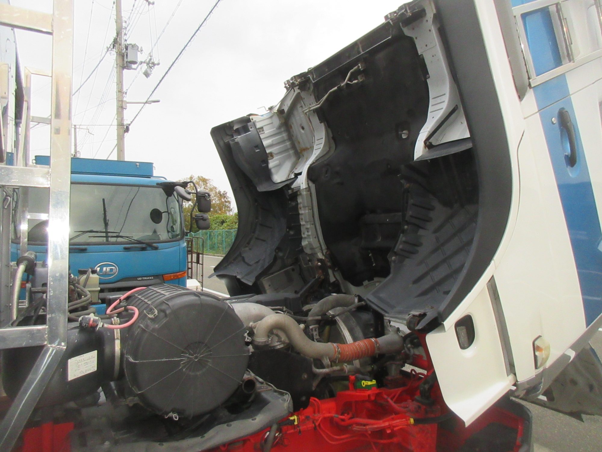 クオン4軸低床アルミ平車