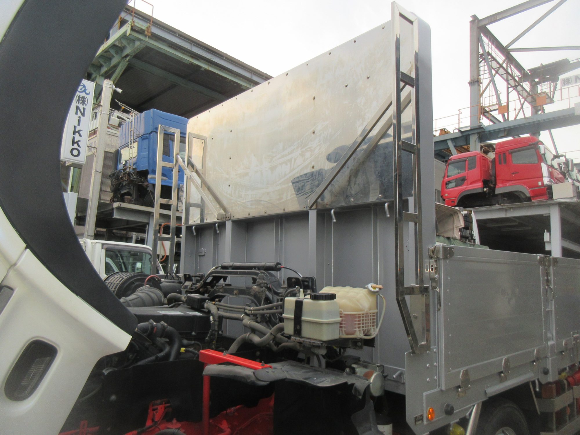 クオン4軸低床アルミ平車