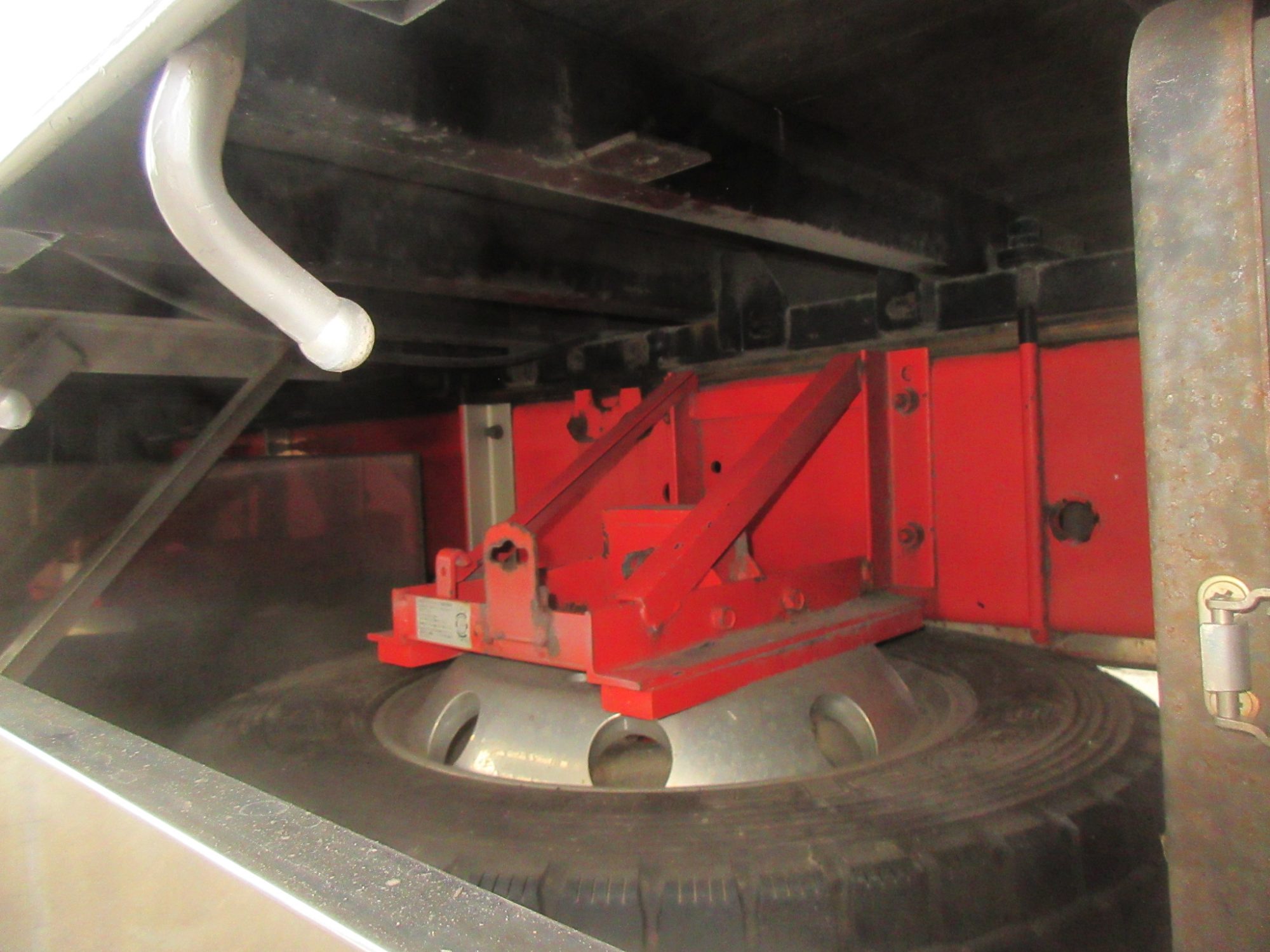 クオン4軸低床アルミ平車