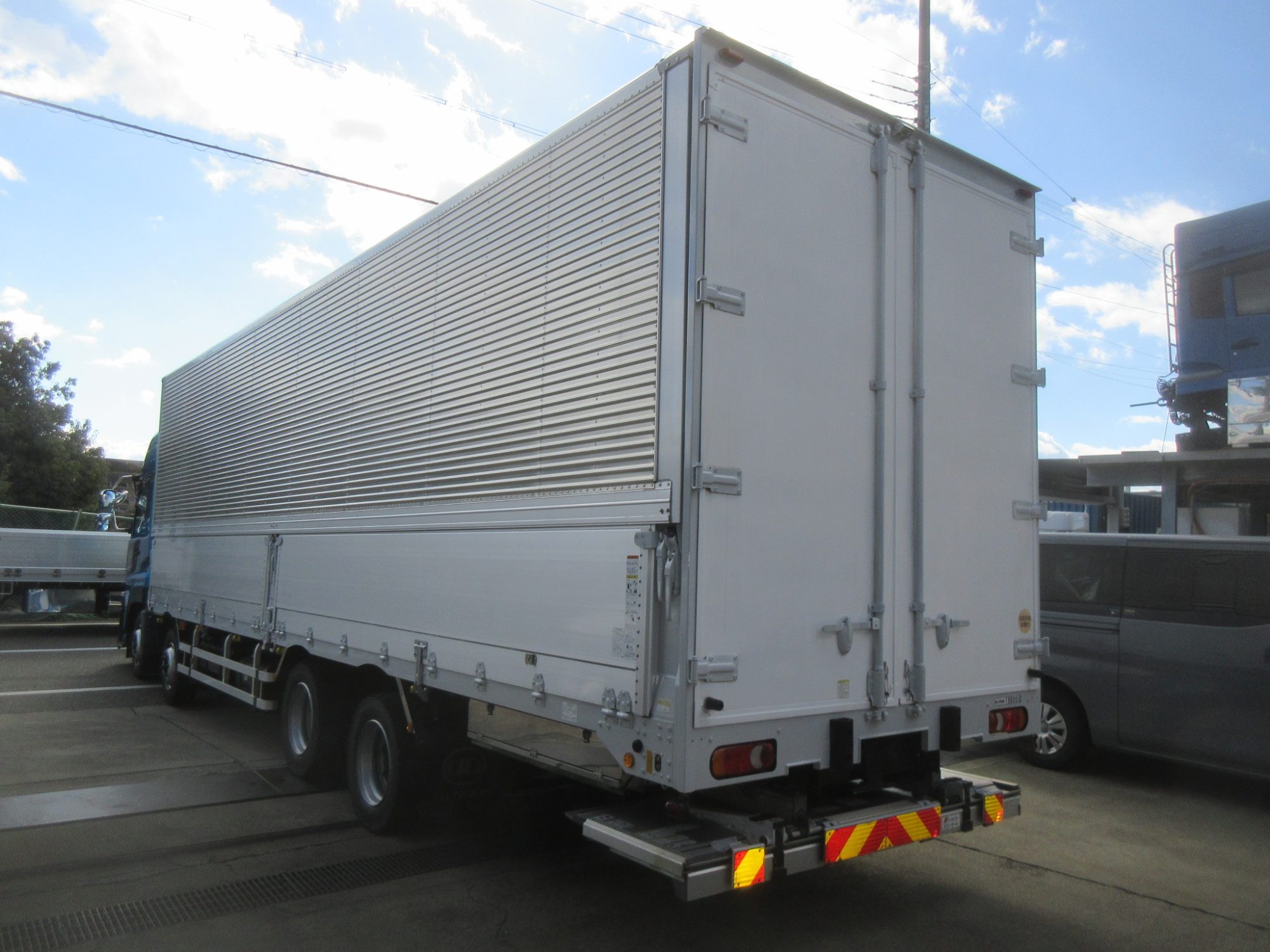 プレート付4軸低床アルミウイング格納パワーゲート