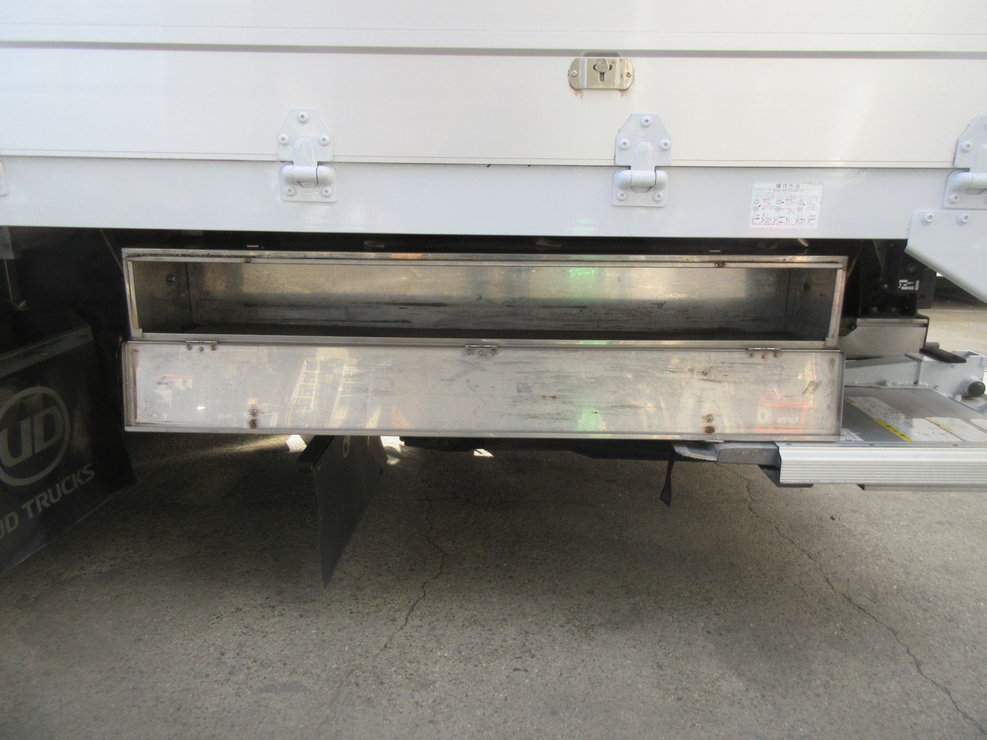 プレート付4軸低床アルミウイング格納パワーゲート