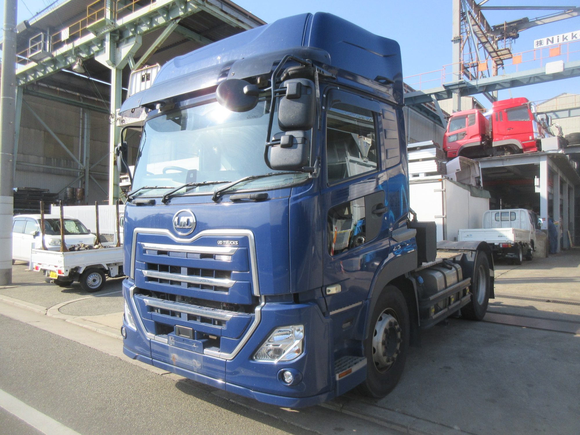 ポンプ付きハイルーフトラクタ