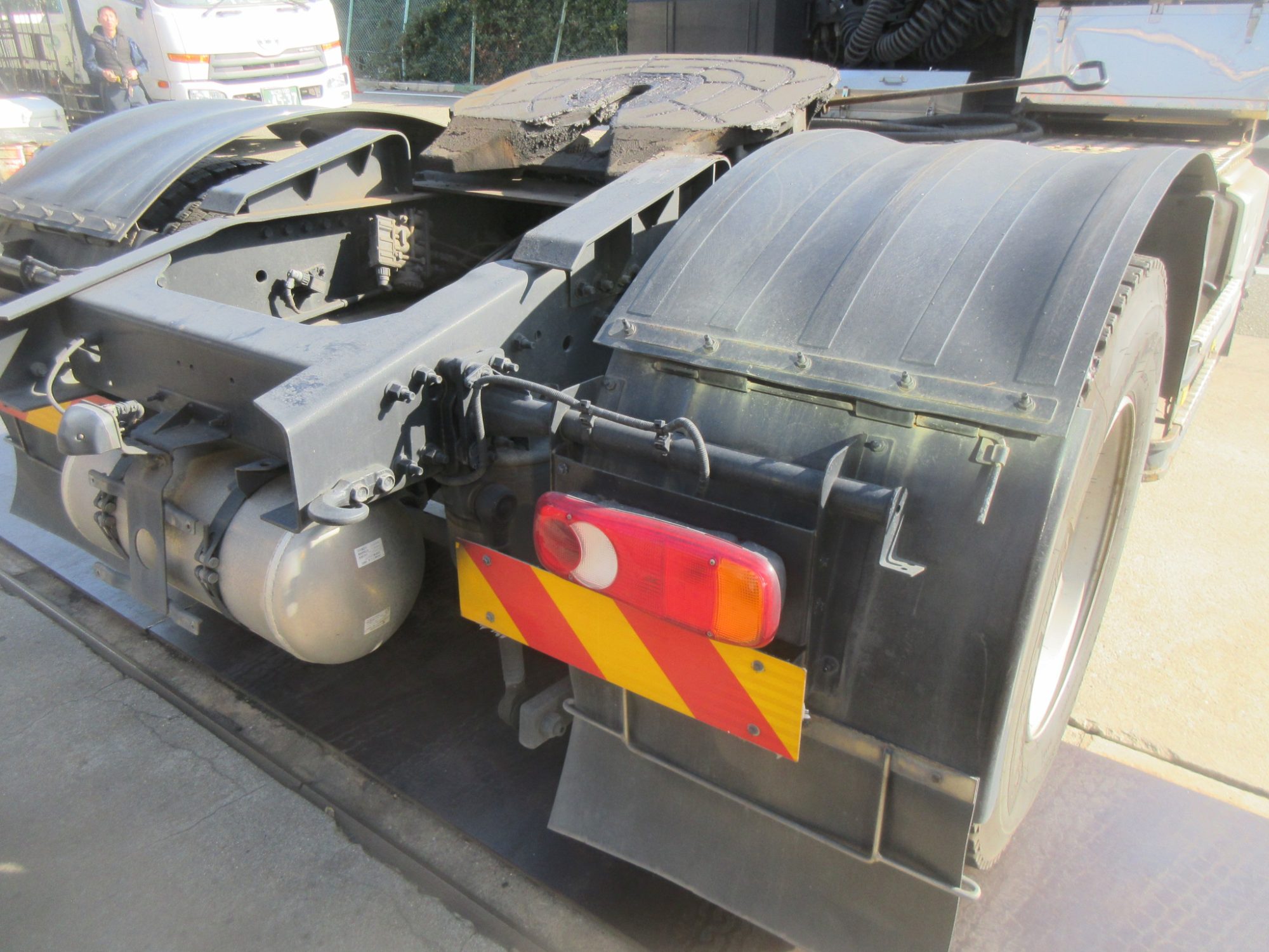 ポンプ付きハイルーフトラクタ