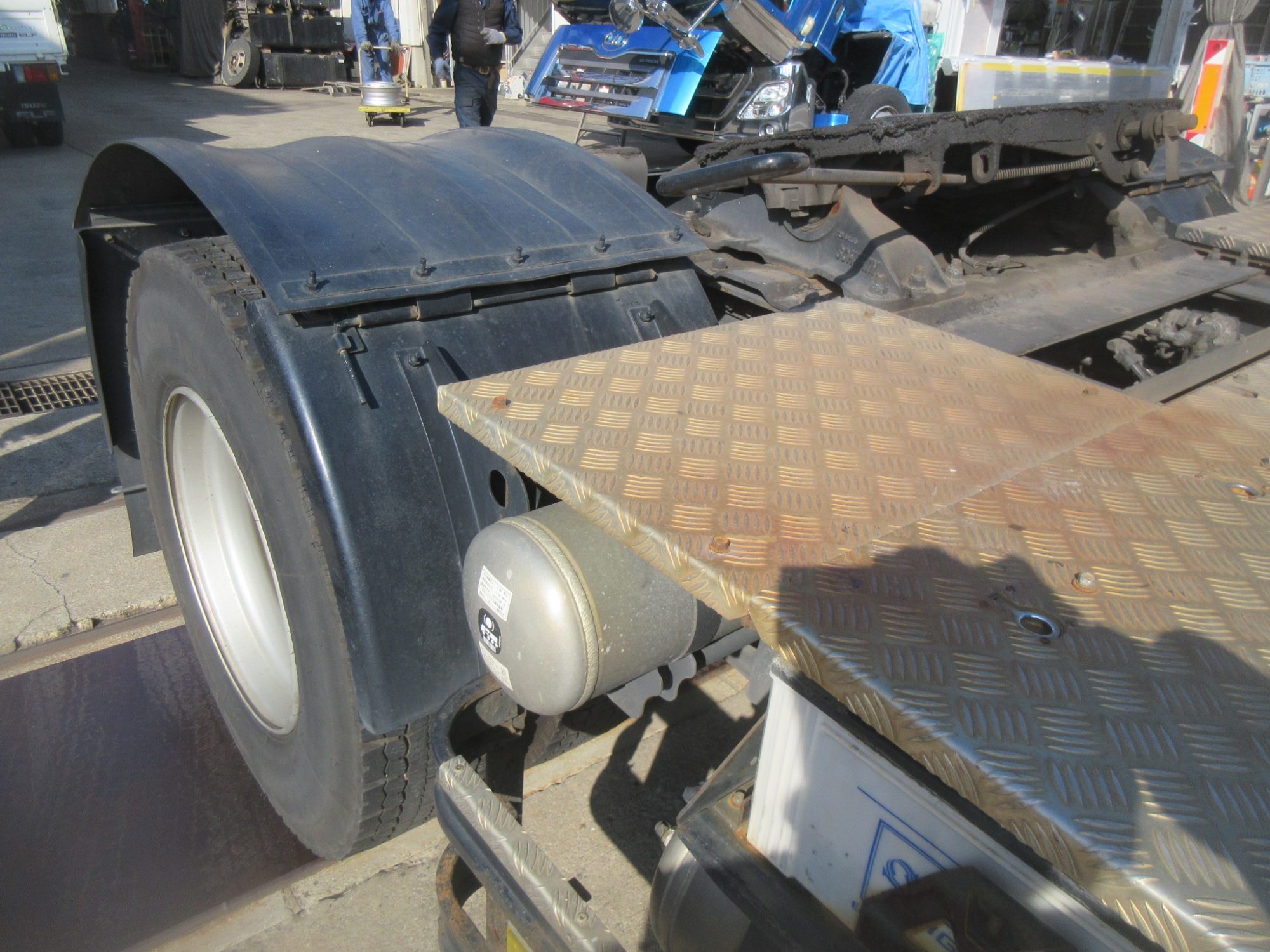 ポンプ付きハイルーフトラクタ